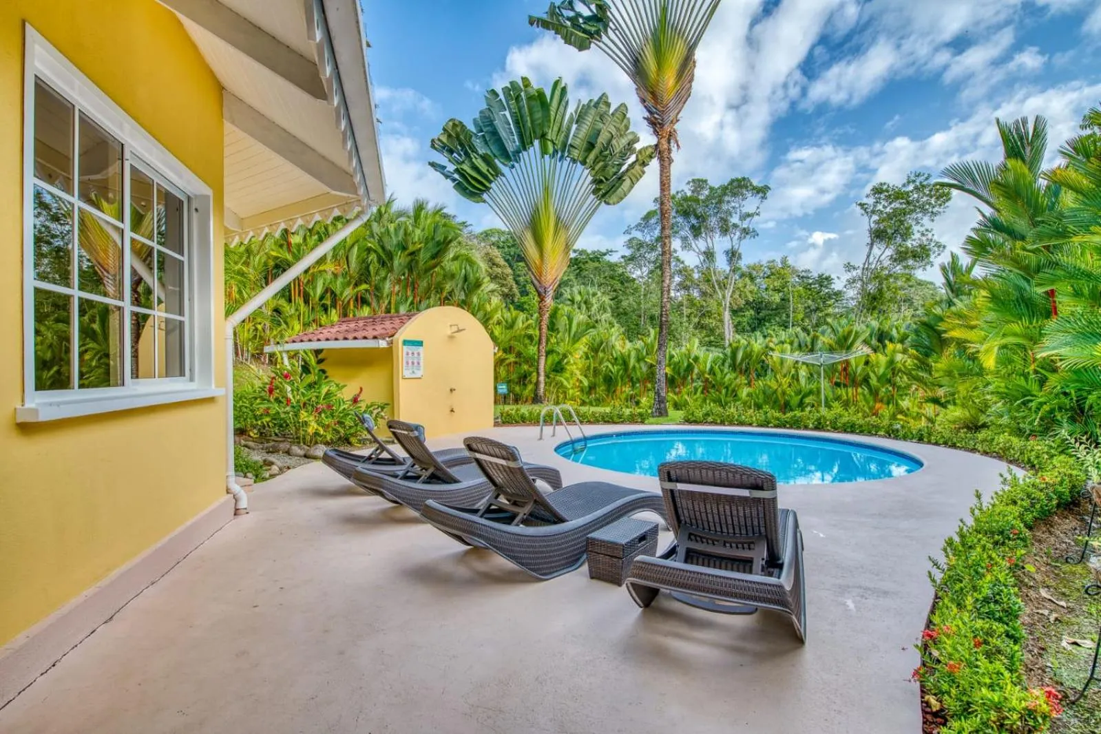 Swimming pool in Lomas del Caribe