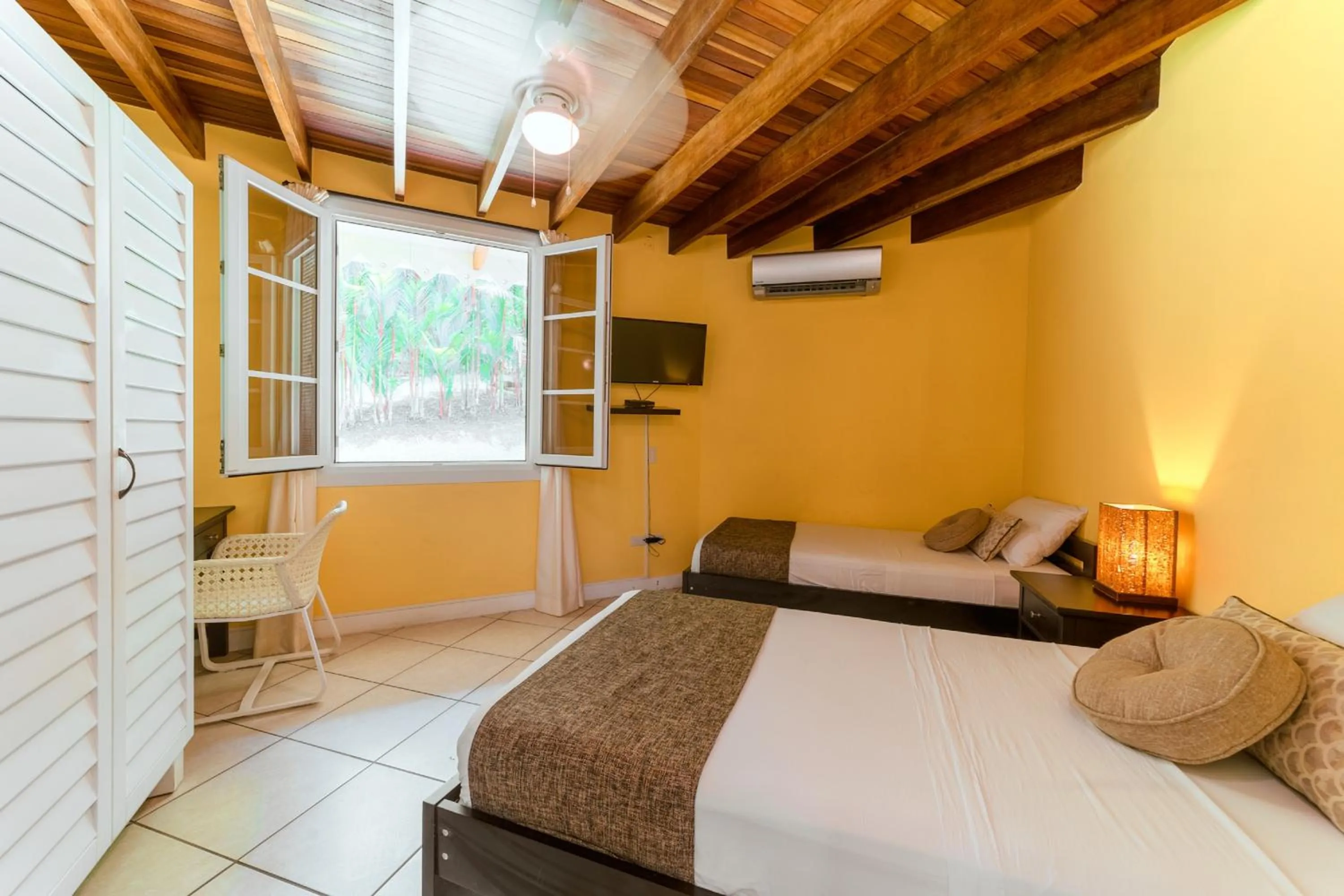 Decorative detail in Lomas del Caribe