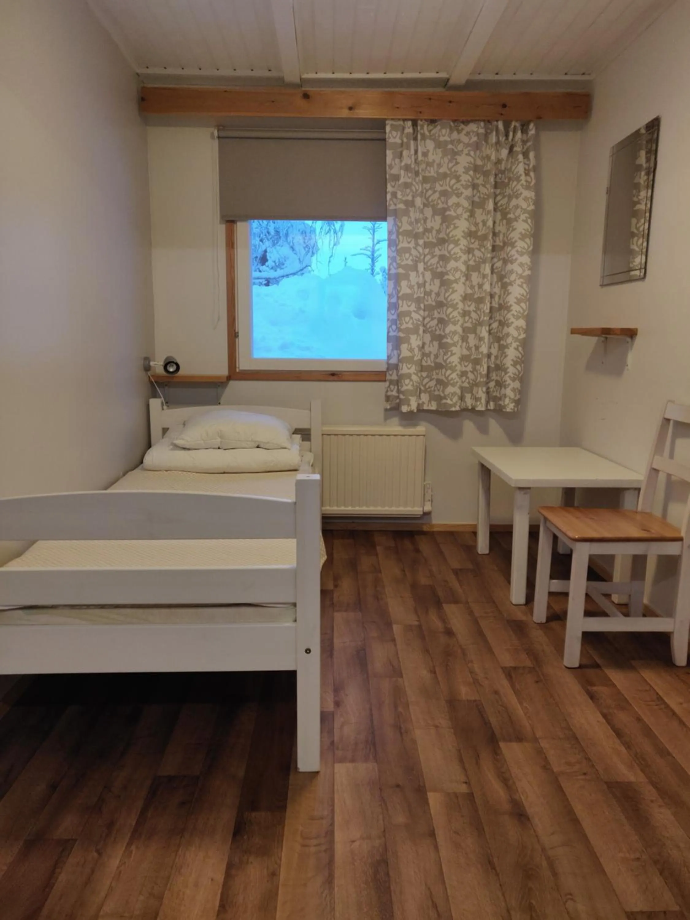 Photo of the whole room, Bed in Kuerkievari KuerHostel