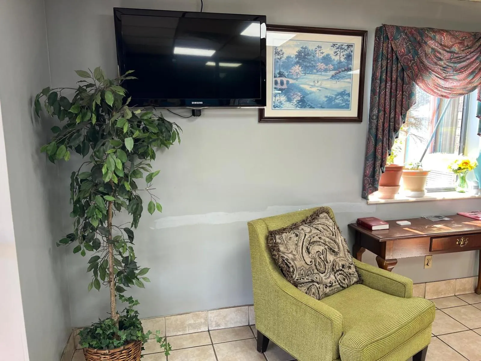 Lobby or reception in Quality Quarters Inn By OYO Richmond KY I-75