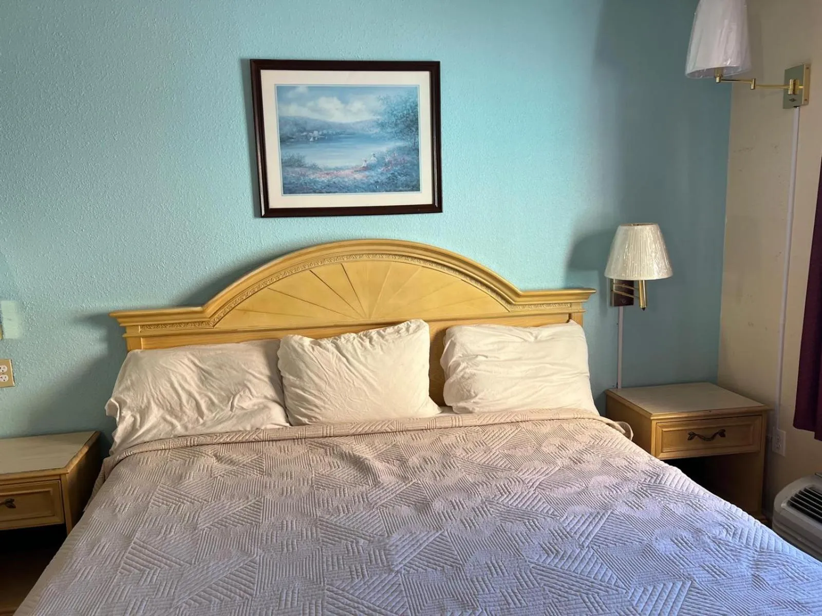 Bedroom in Quality Quarters Inn By OYO Richmond KY I-75