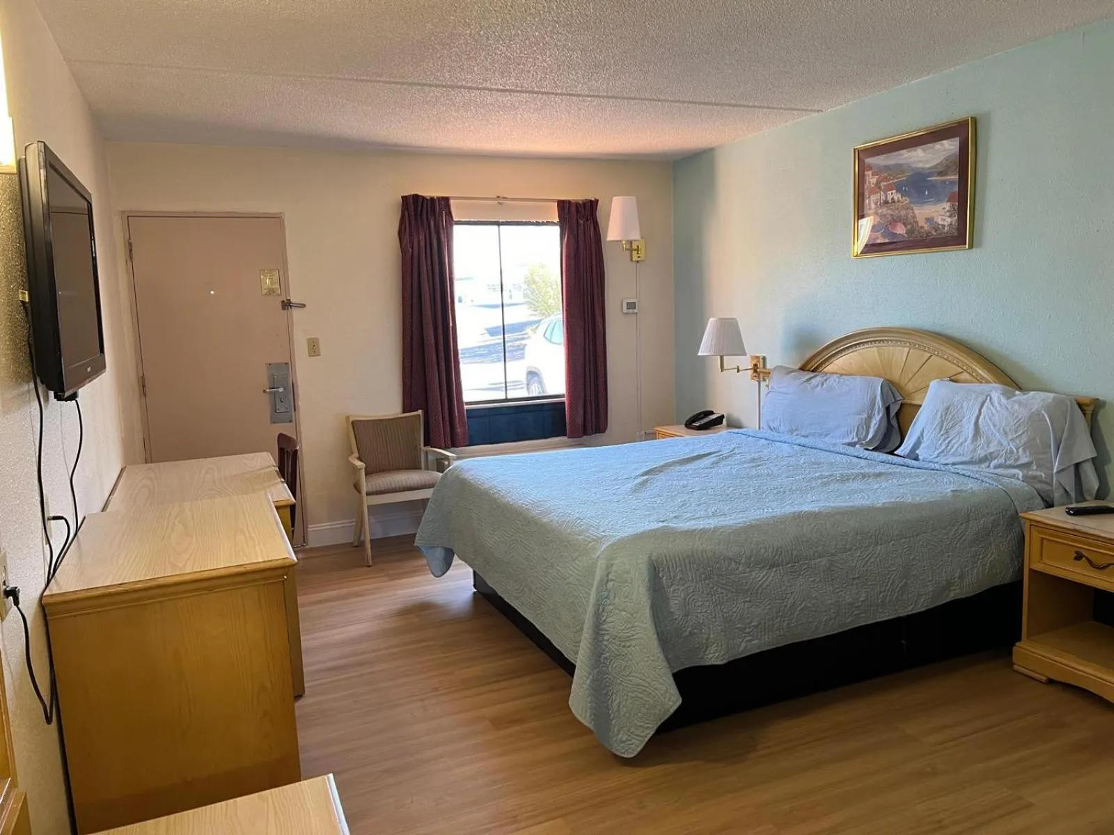 Bedroom in Quality Quarters Inn By OYO Richmond KY I-75