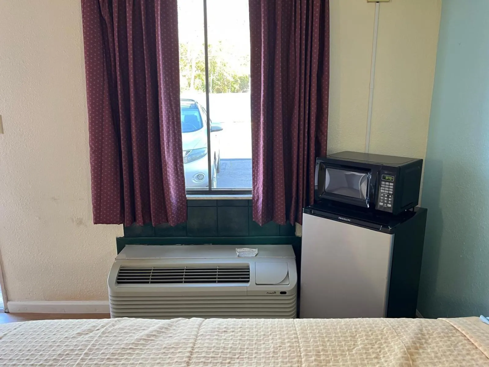 Bedroom in Quality Quarters Inn By OYO Richmond KY I-75