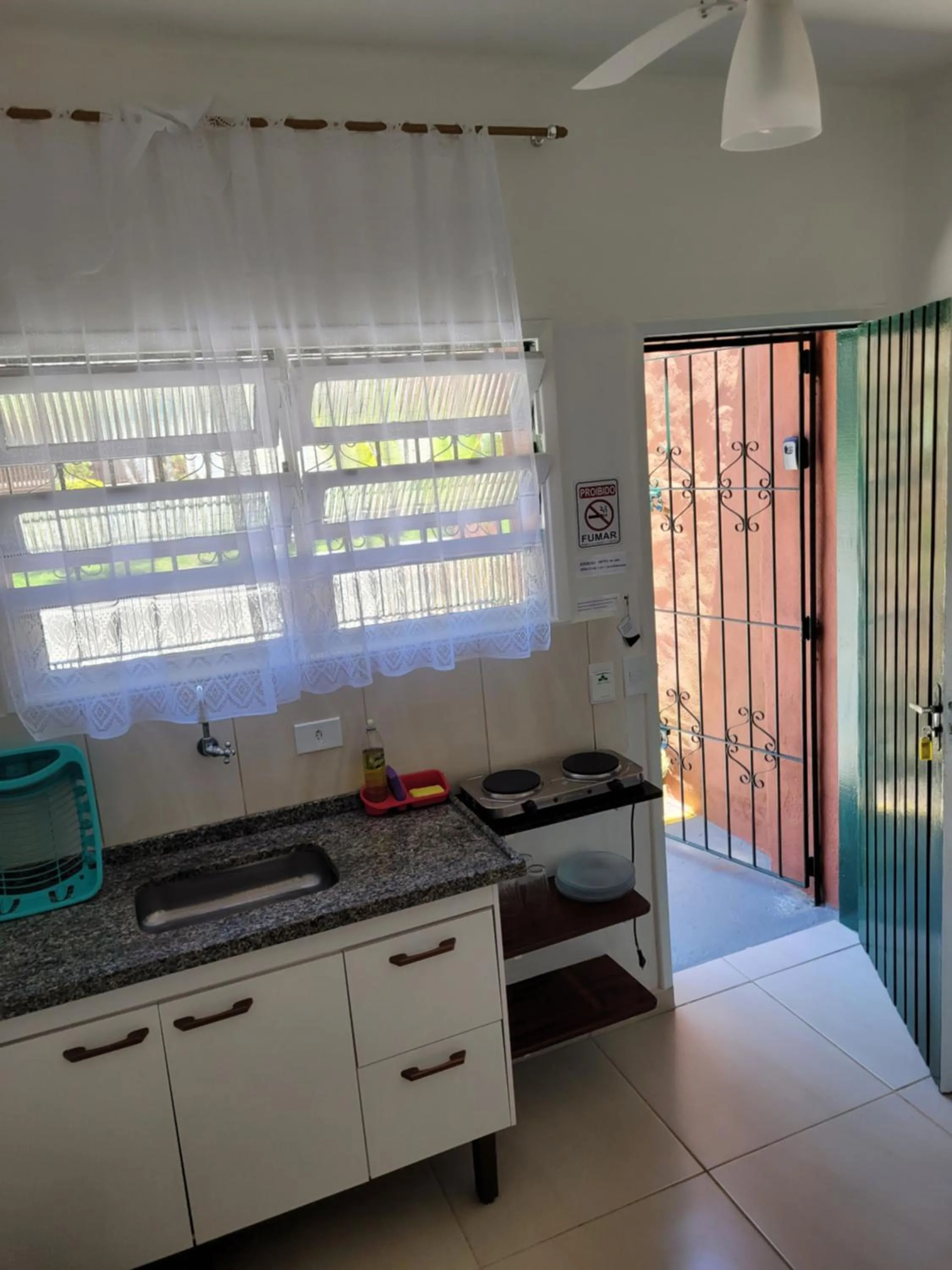 Kitchenette Charmosa no Itagua