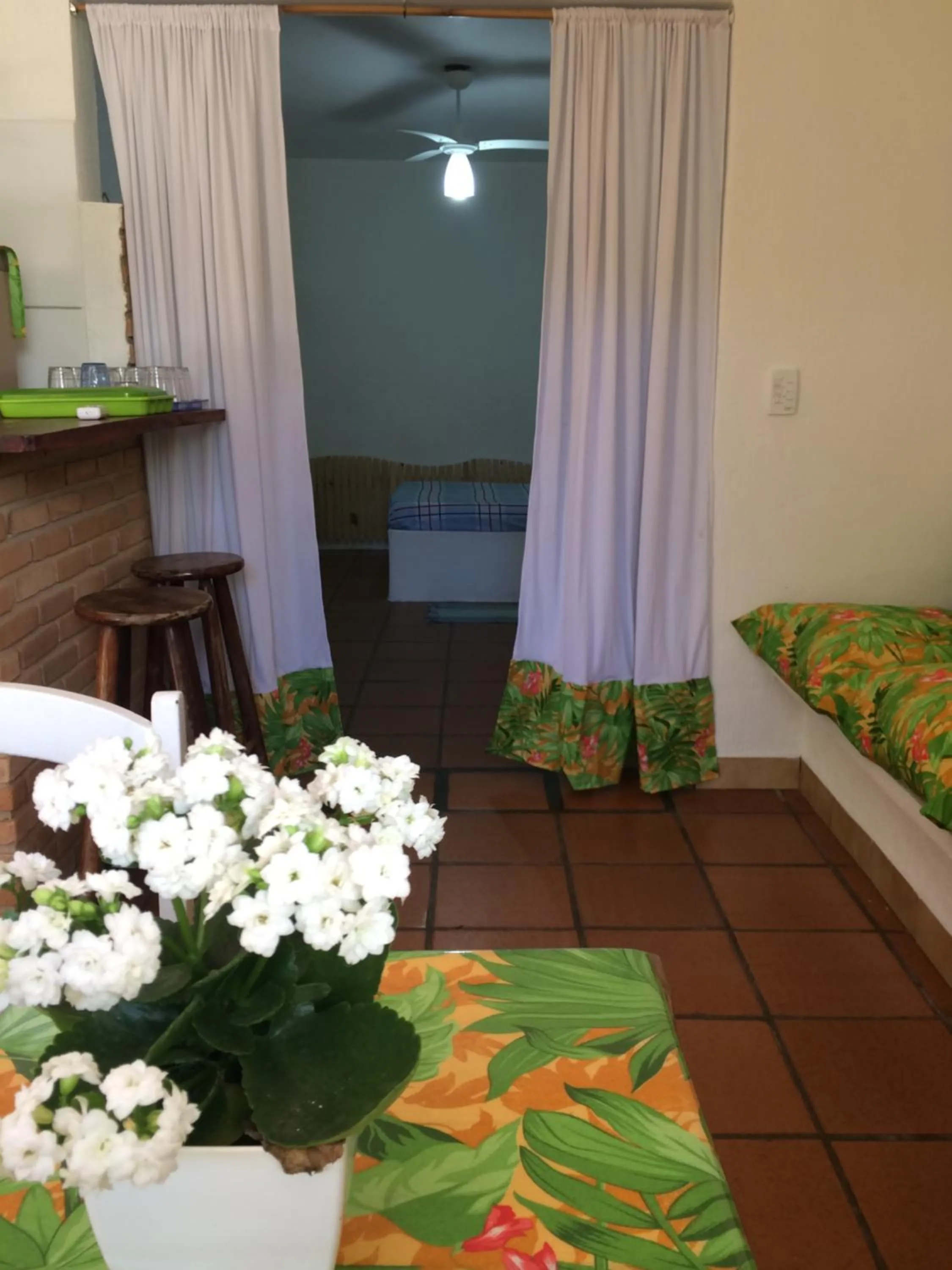 Bed in Kitchenette Charmosa no Itagua