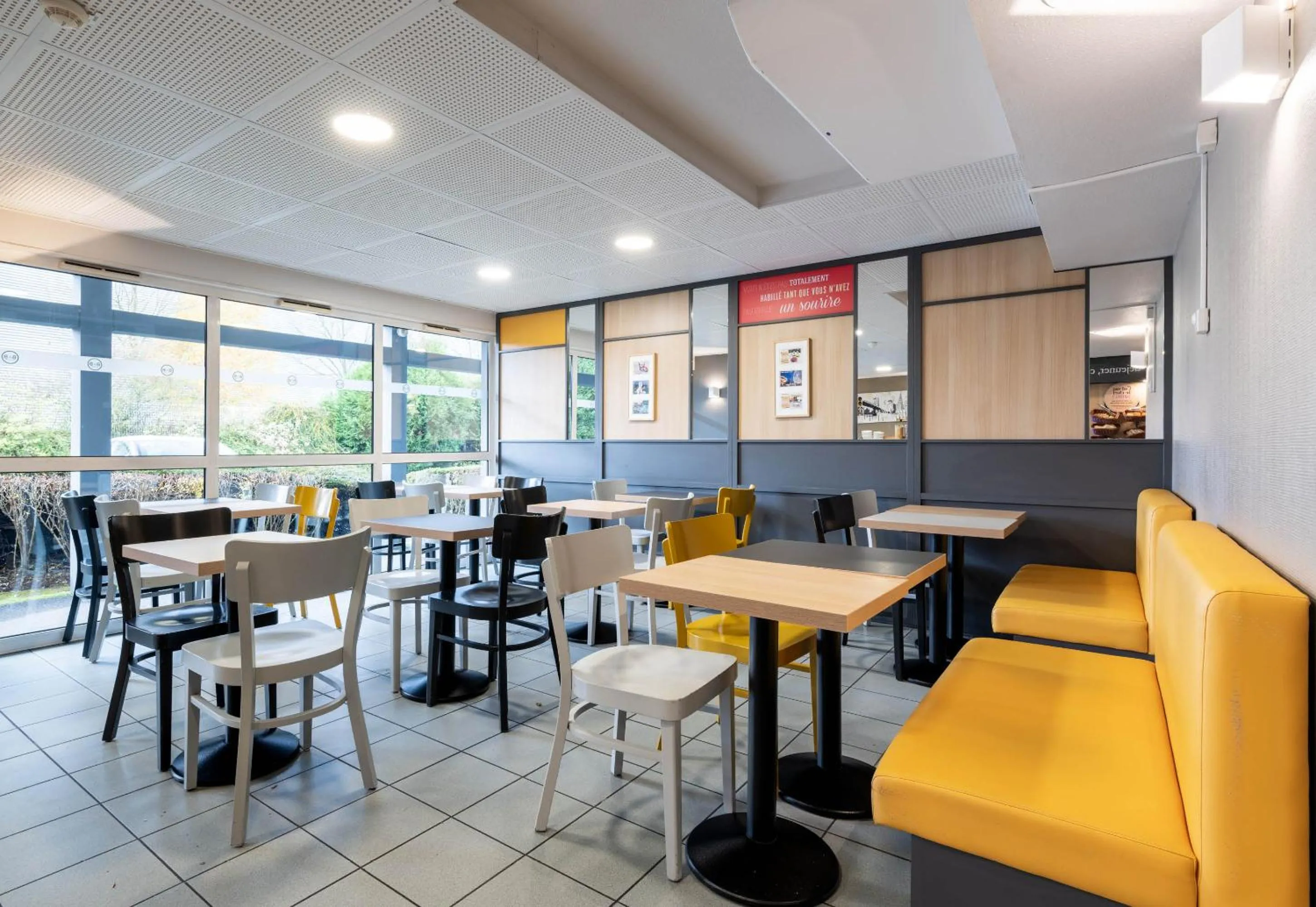 Restaurant/places to eat in B&B HOTEL Lille Seclin Unexpo