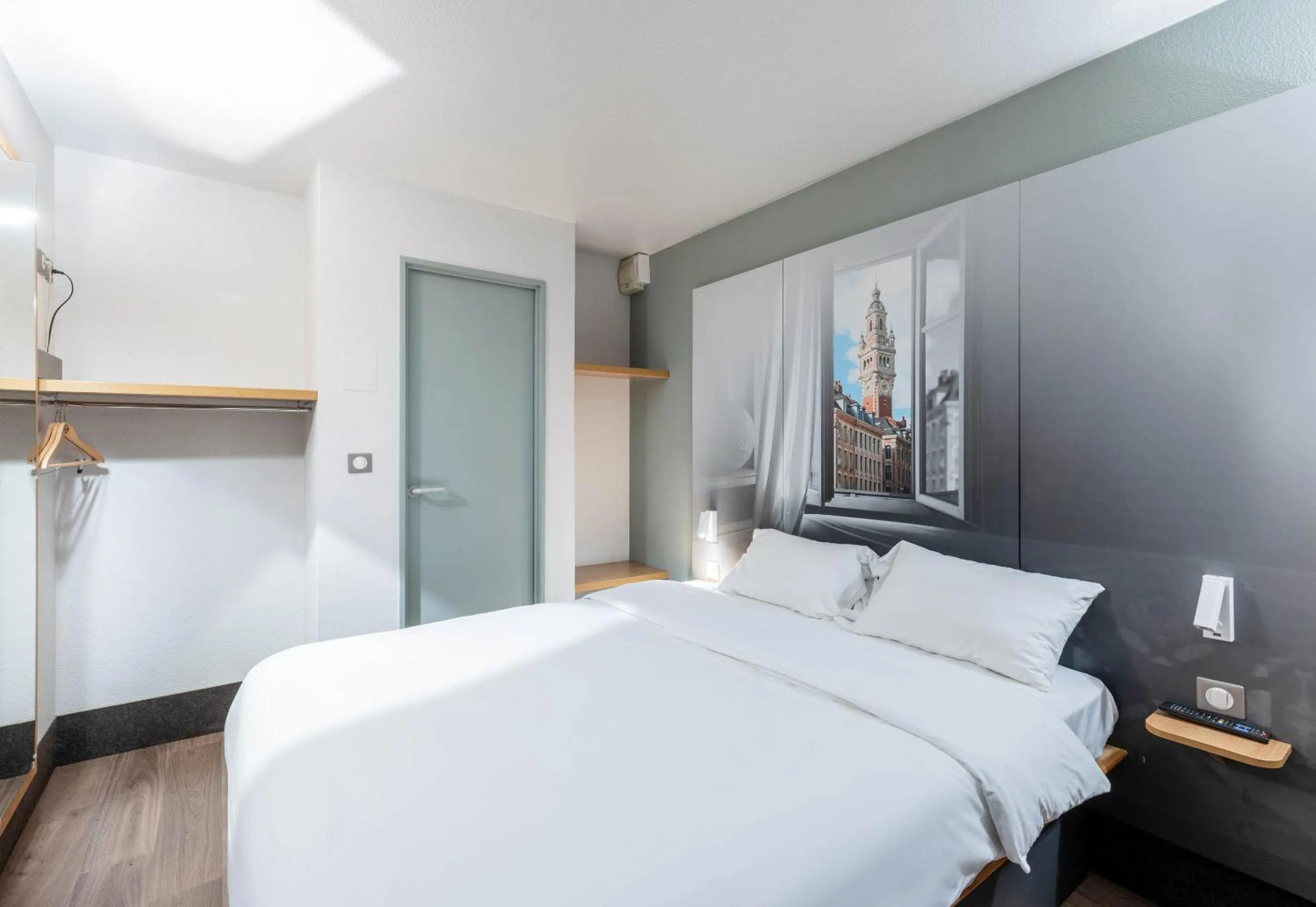 Bedroom, Bed in B&B HOTEL Lille Seclin Unexpo