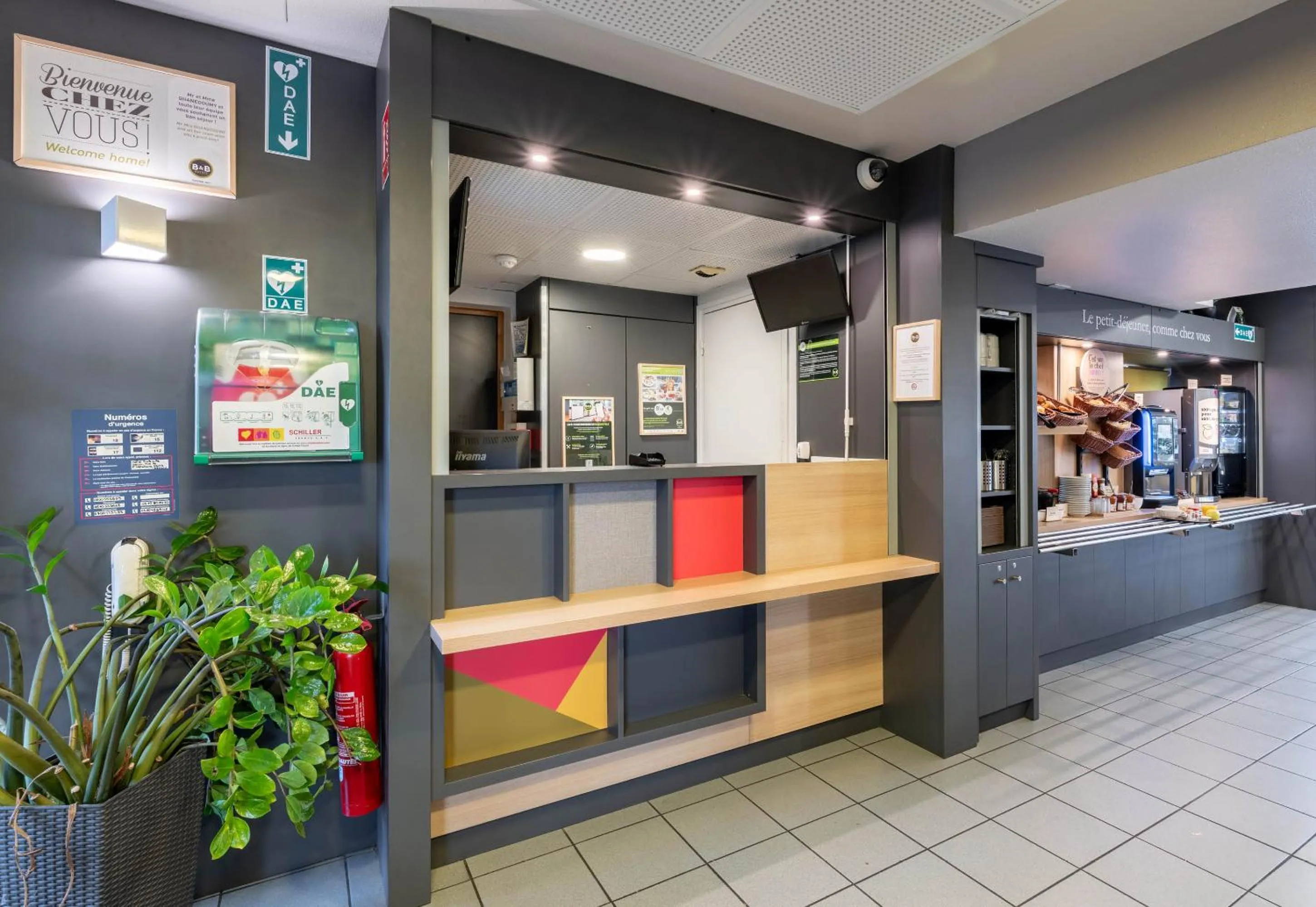 Lobby or reception in B&B HOTEL Lille Seclin Unexpo