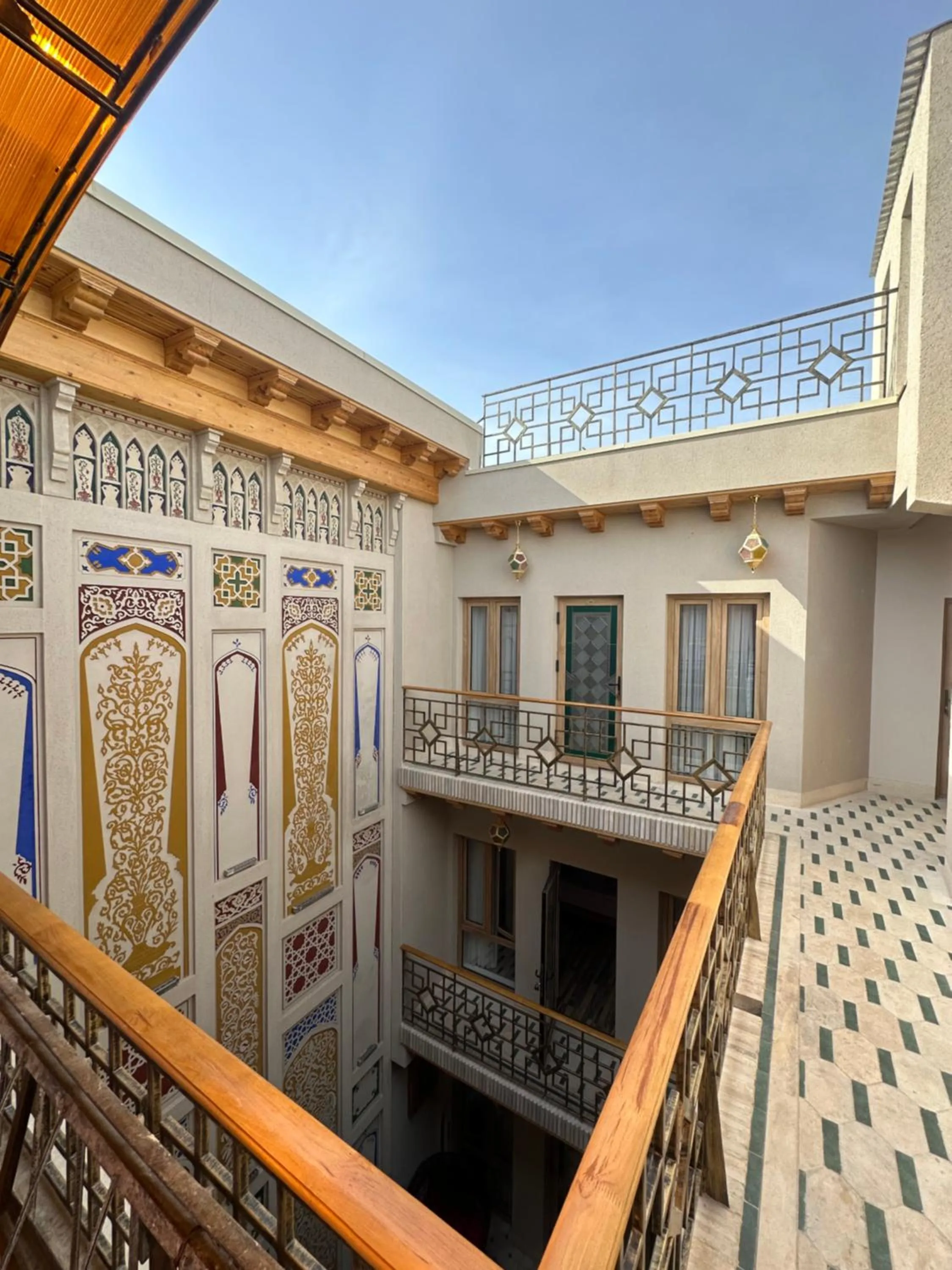 Day in Rizo Boutique