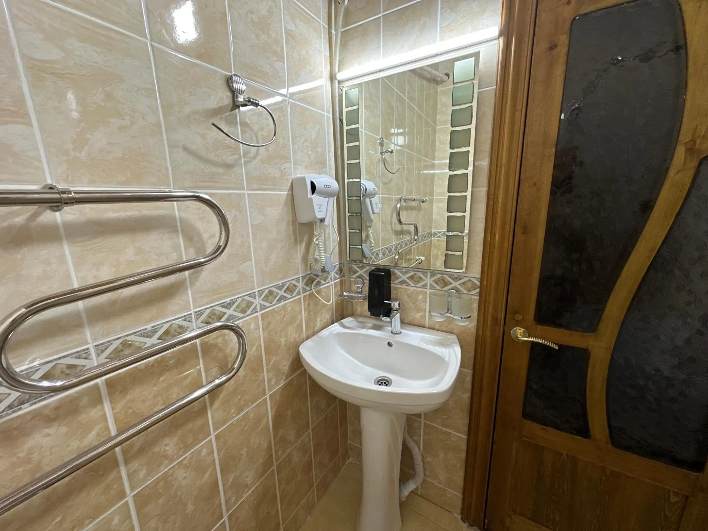 Shower in Rizo Boutique