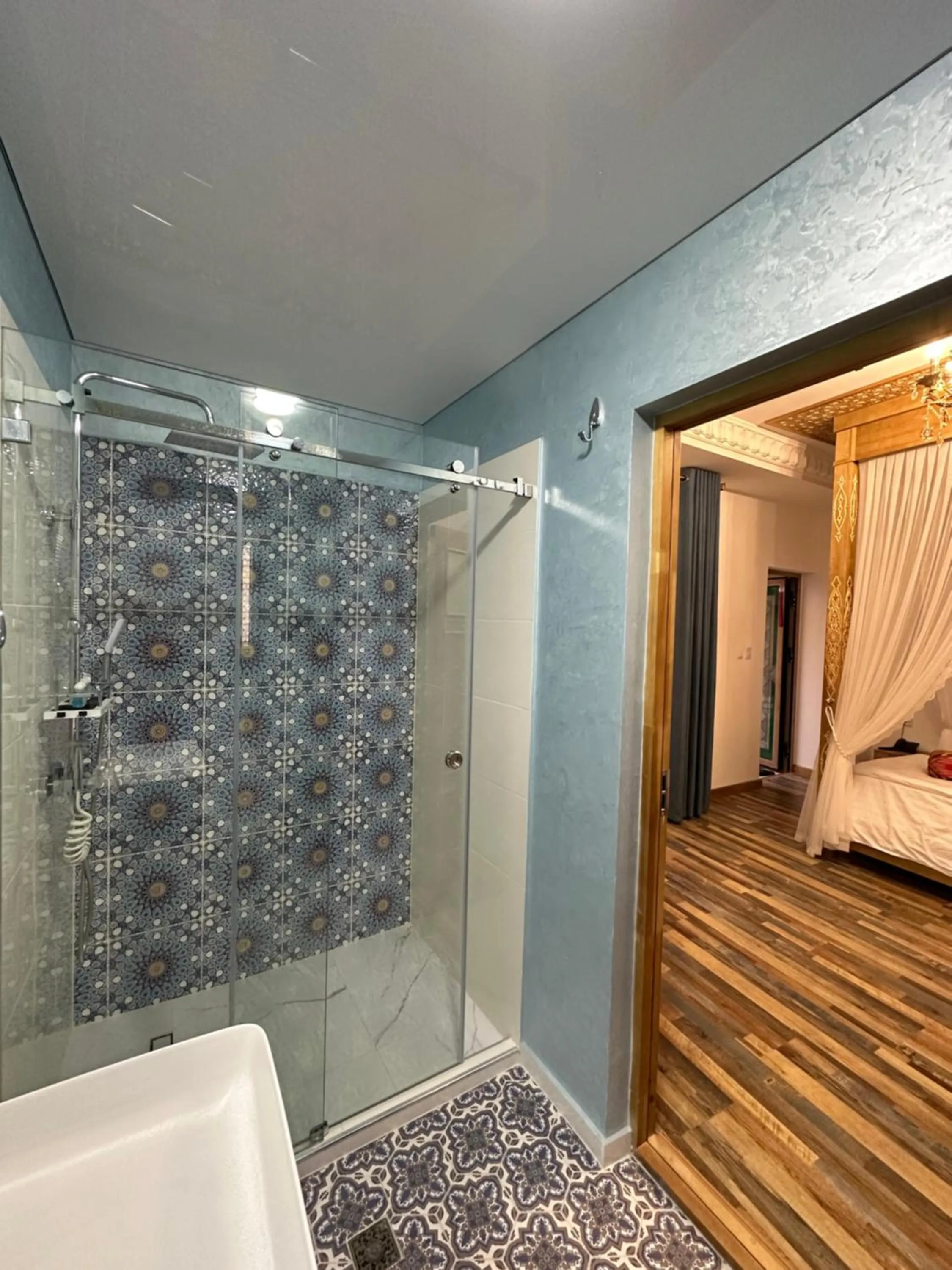 Shower, Bed in Rizo Boutique