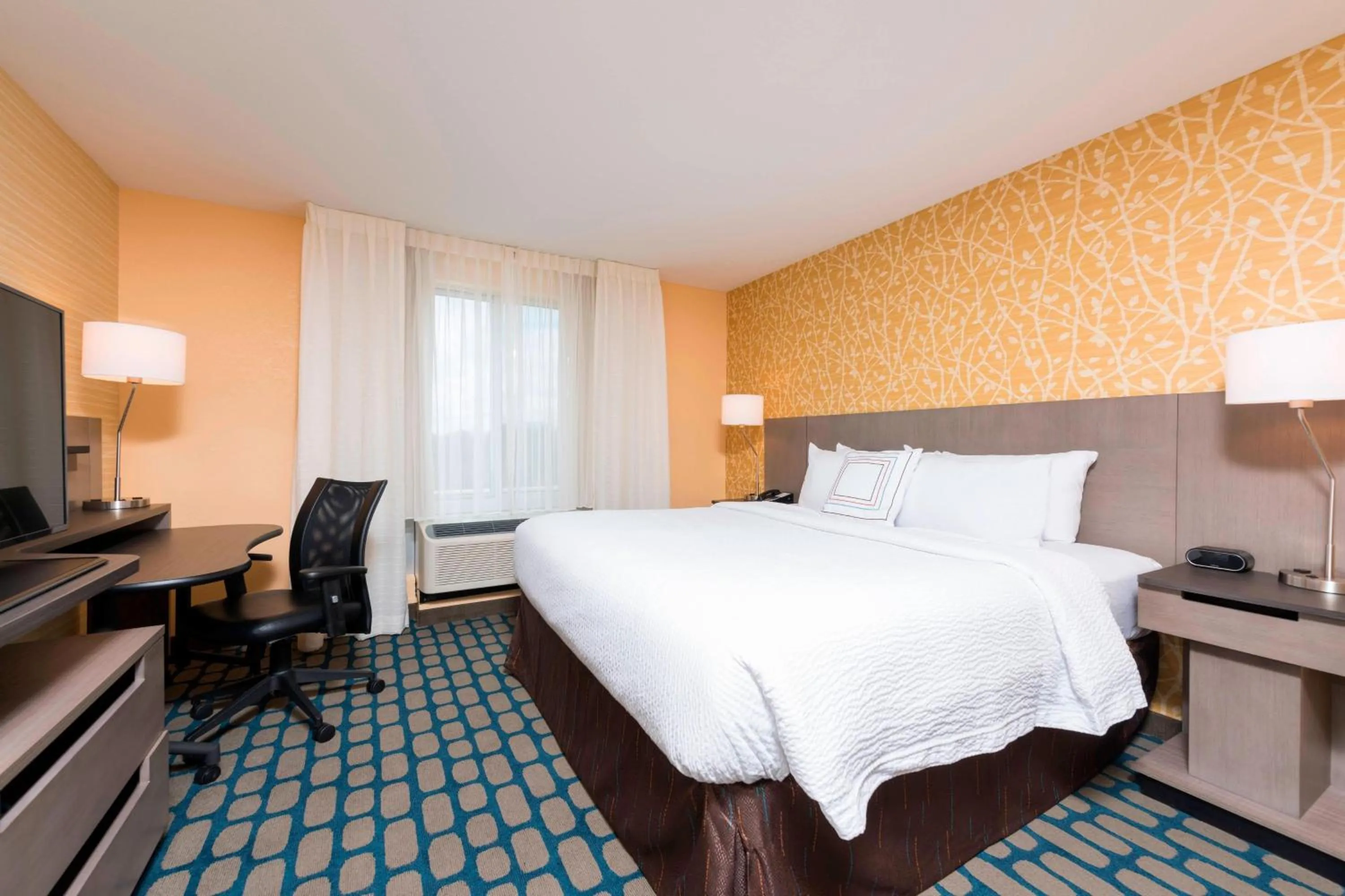 Photo of the whole room, Bed in Fairfield Inn & Suites by Marriott Medina