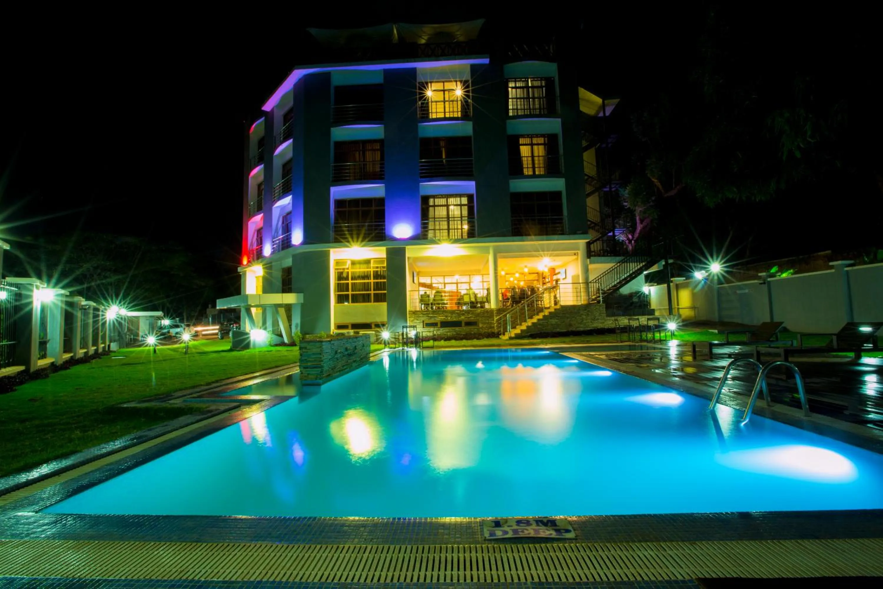 Swimming pool in Kilimanjaro Wonders Hotel