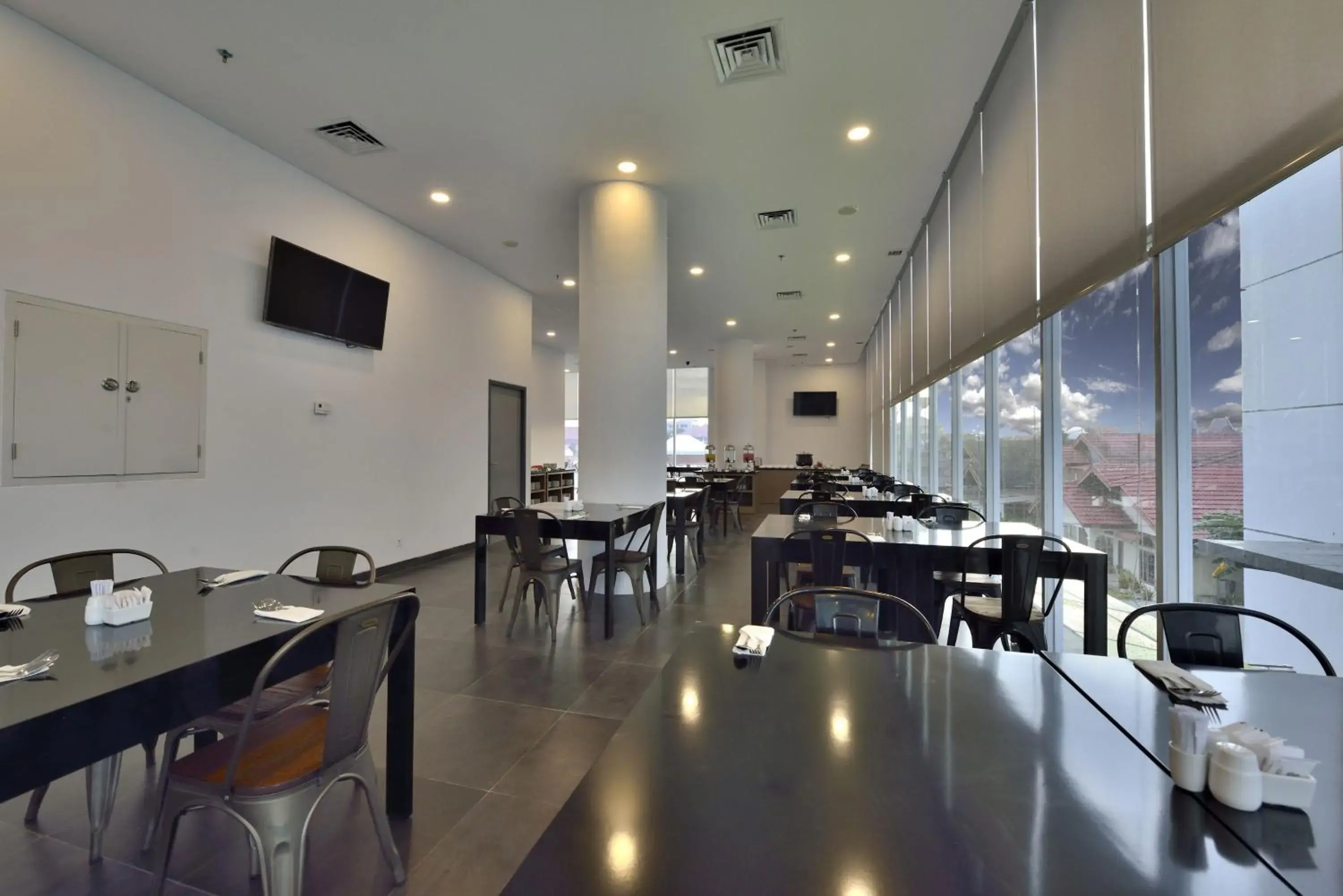 Restaurant/places to eat in Whiz Prime Hotel Sudirman Pekanbaru Restaurant/places to eat in Whiz Prime Hotel Sudirman Pekanbaru