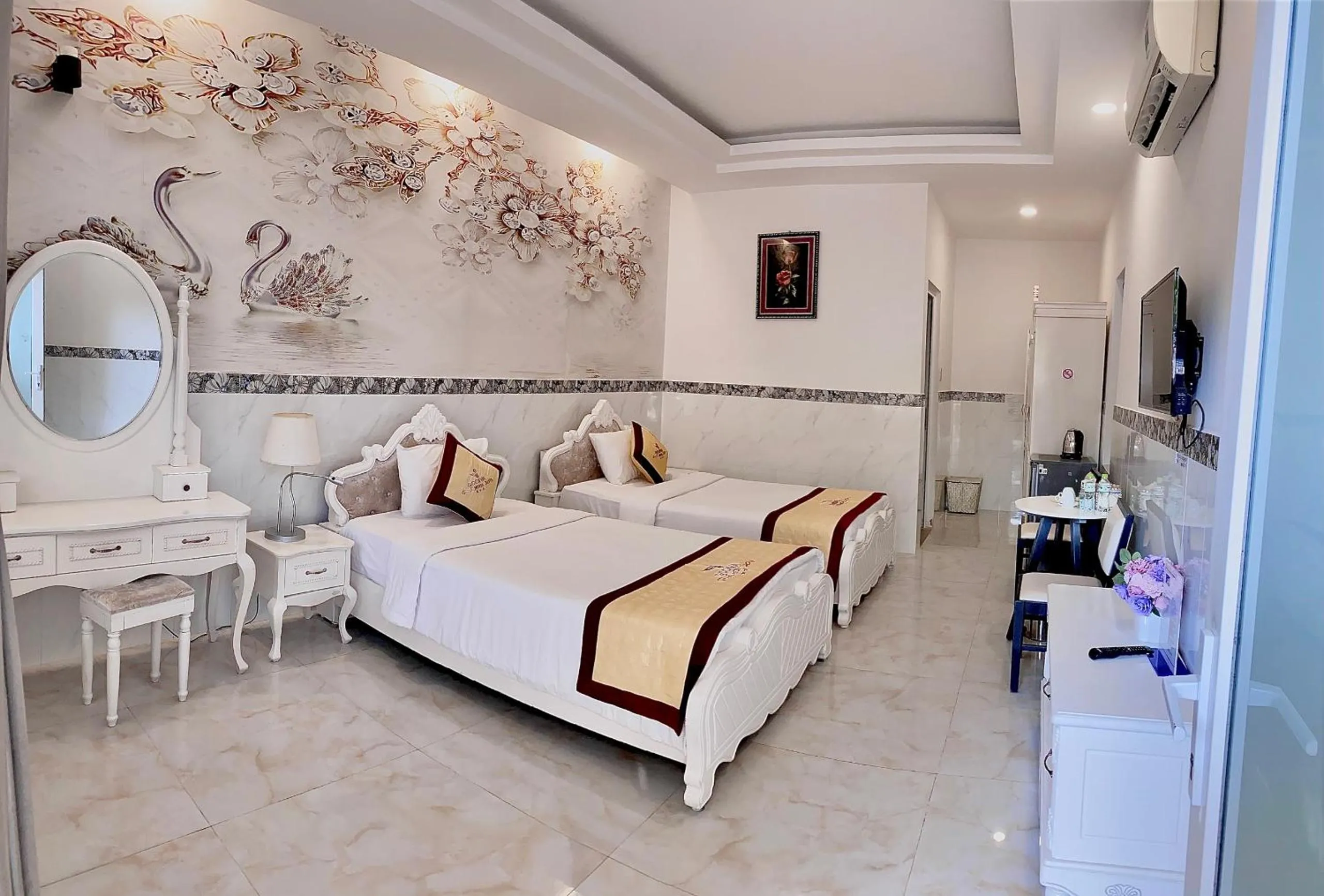 Bed in Godiva Villa Phu Quoc