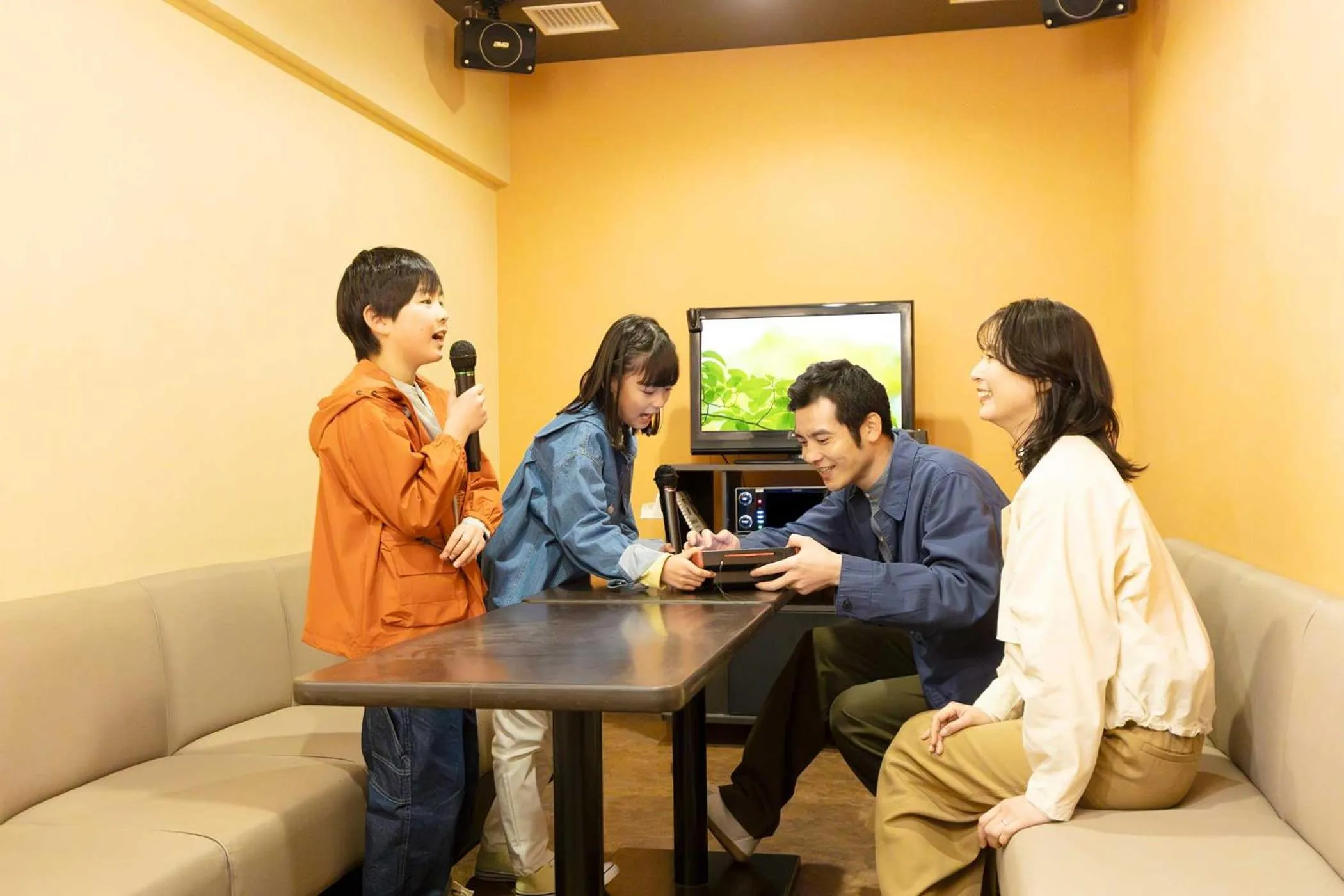 Karaoke in Ooedo Onsen Monogatari Premium Hotel New Shiobara