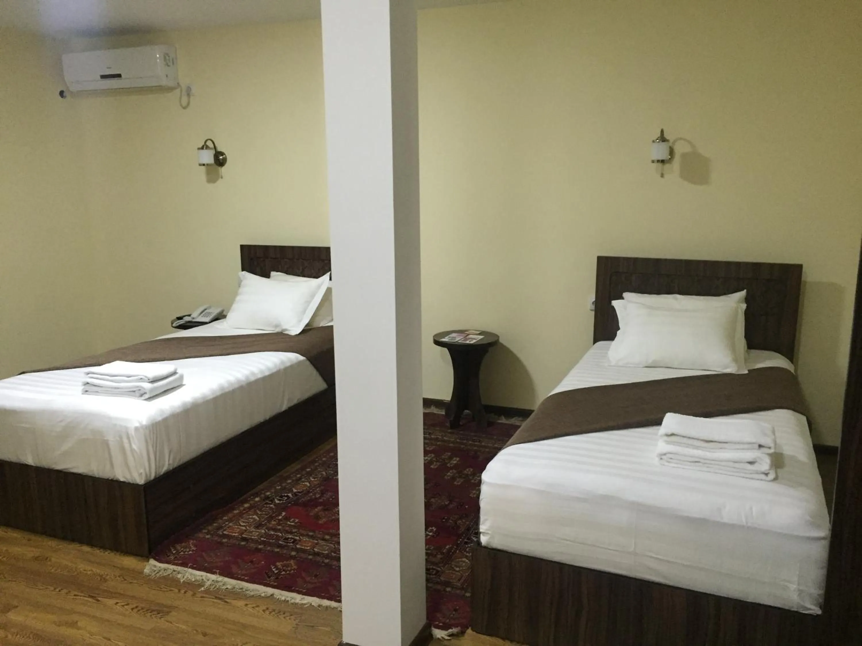 Photo of the whole room, Bed in Jipek Joli Inn