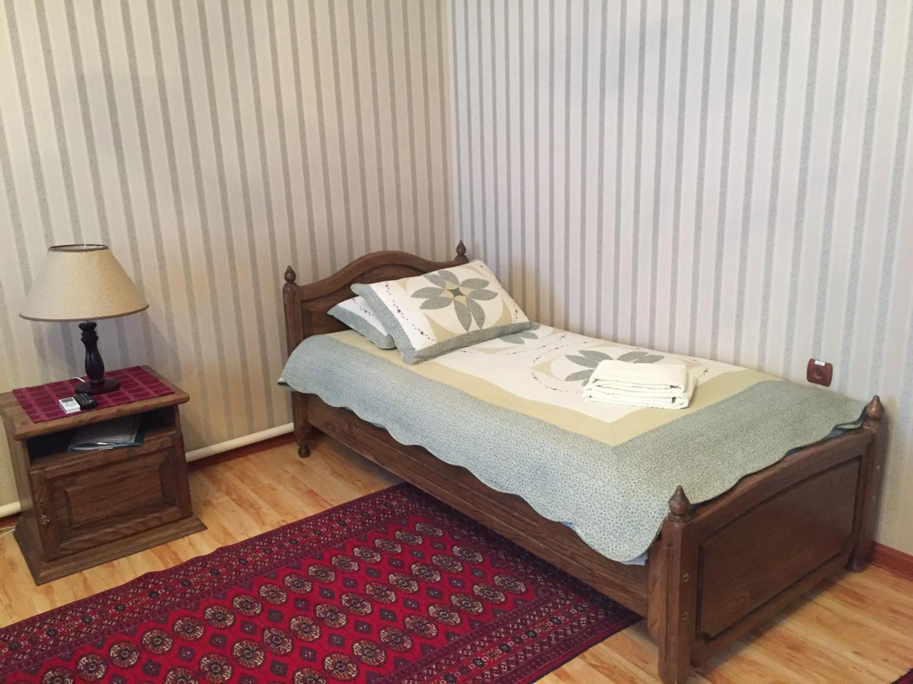 cot, Bed in Jipek Joli Inn