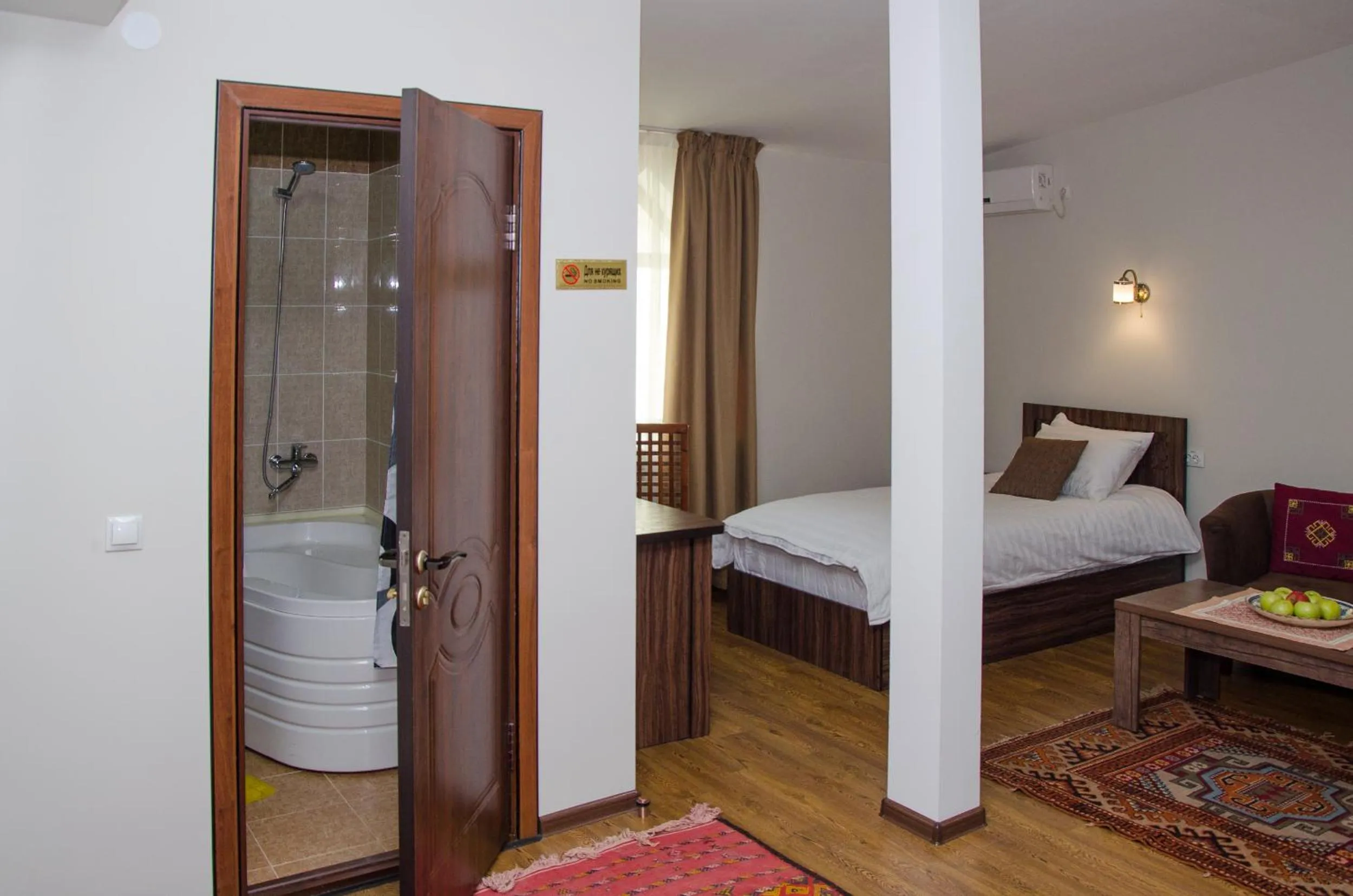 Photo of the whole room, Bed in Jipek Joli Inn