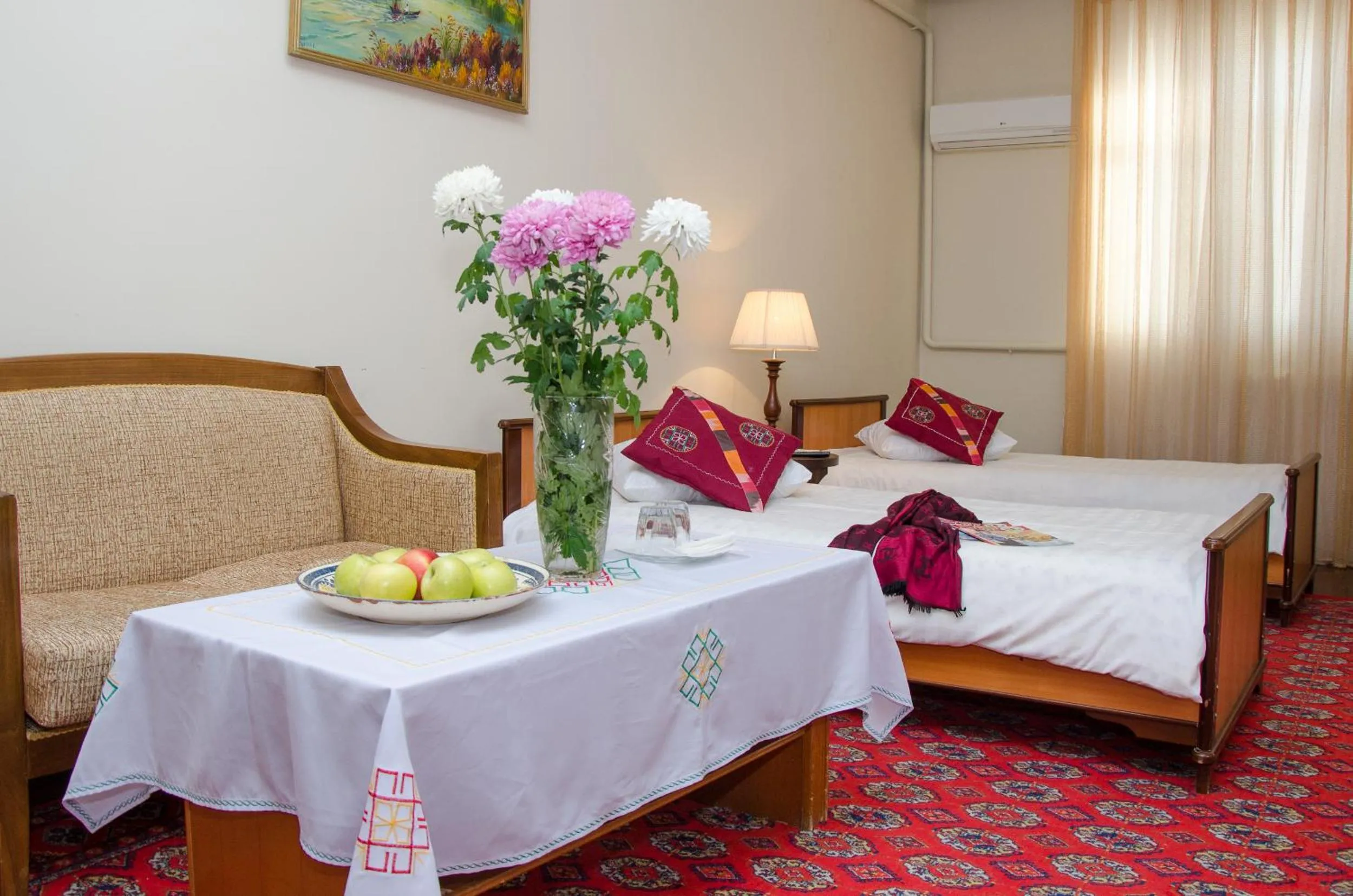 Photo of the whole room, Bed in Jipek Joli Inn