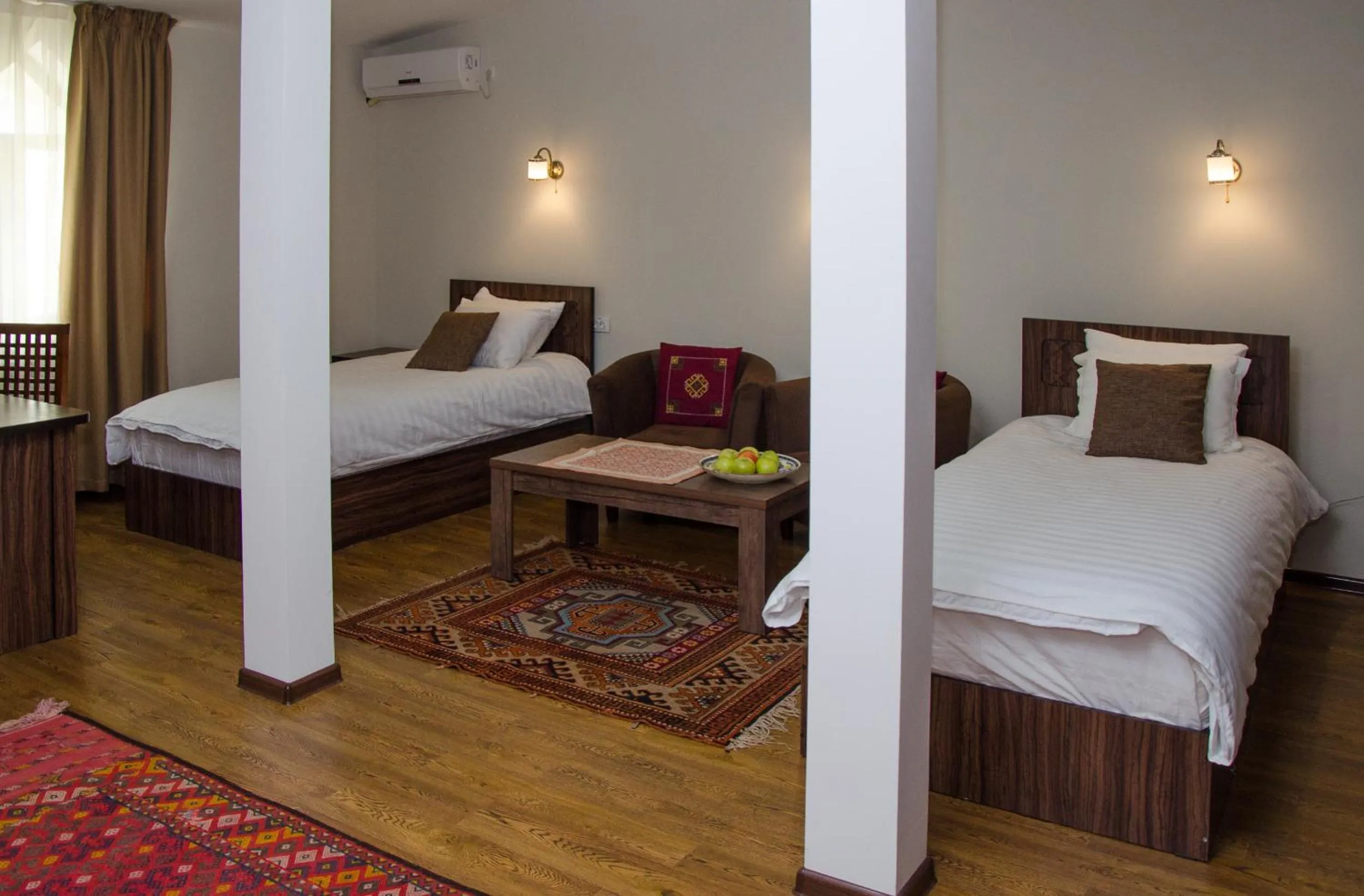 Photo of the whole room, Bed in Jipek Joli Inn