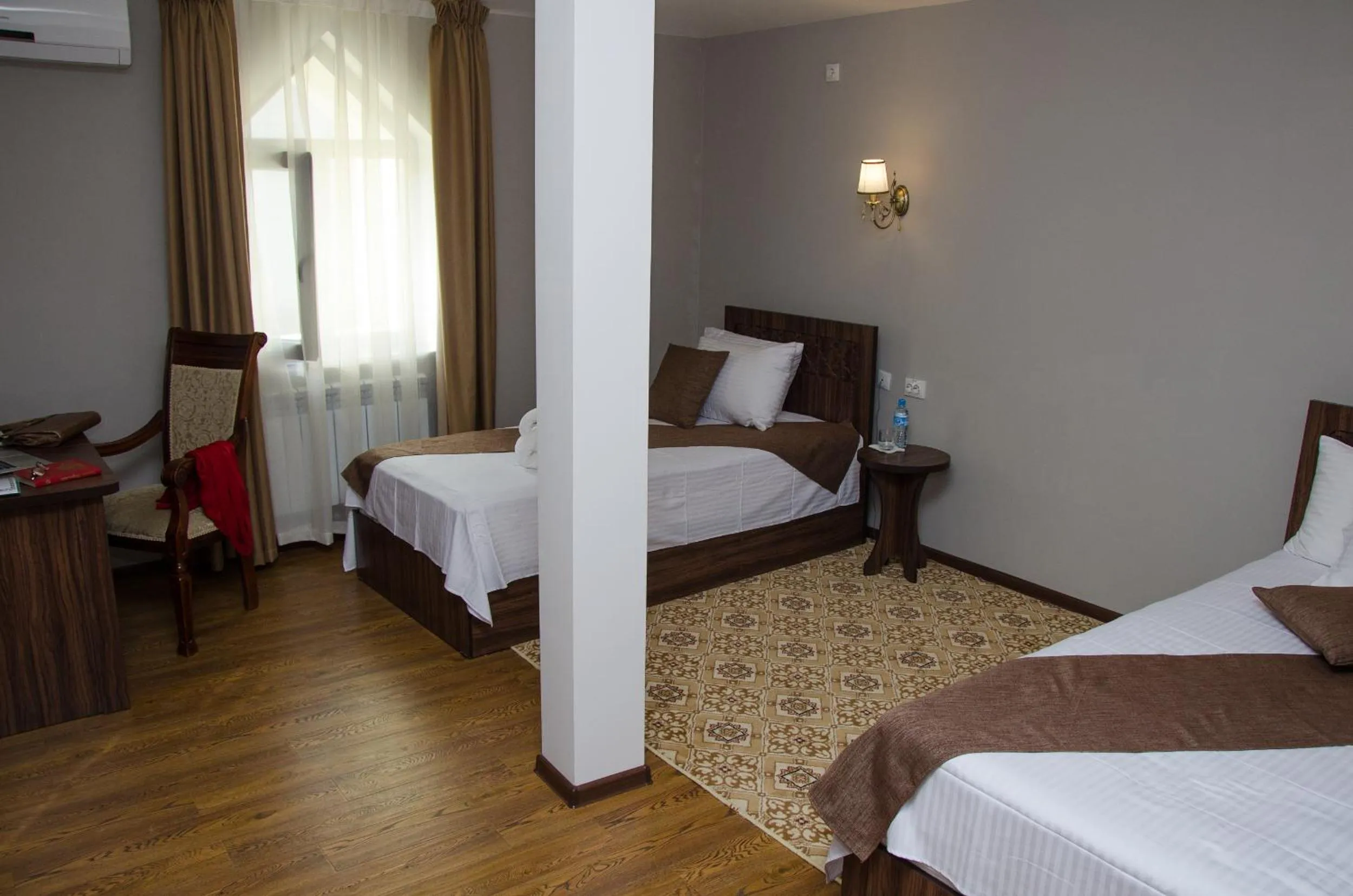 Photo of the whole room, Bed in Jipek Joli Inn
