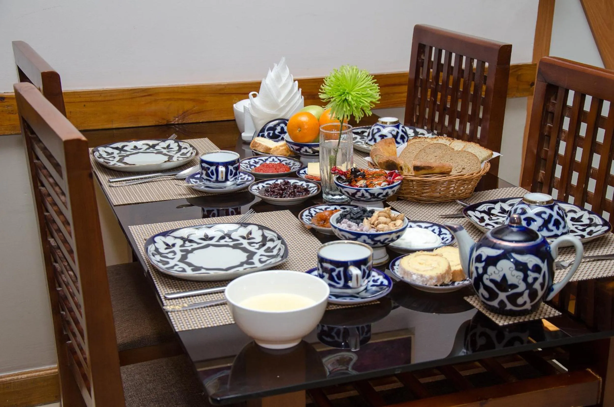 Asian breakfast in Jipek Joli Inn