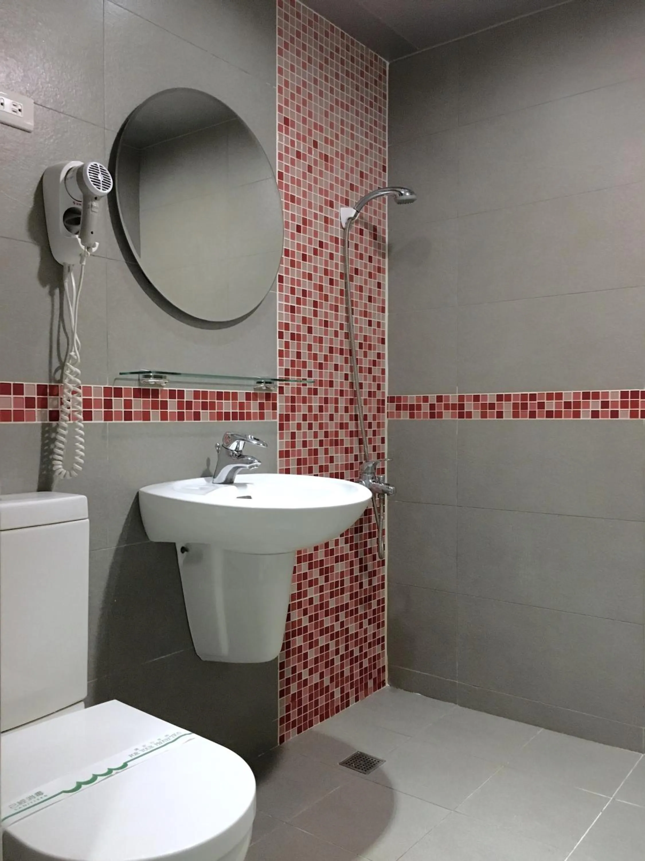 Toilet in Wan Tai Hotel