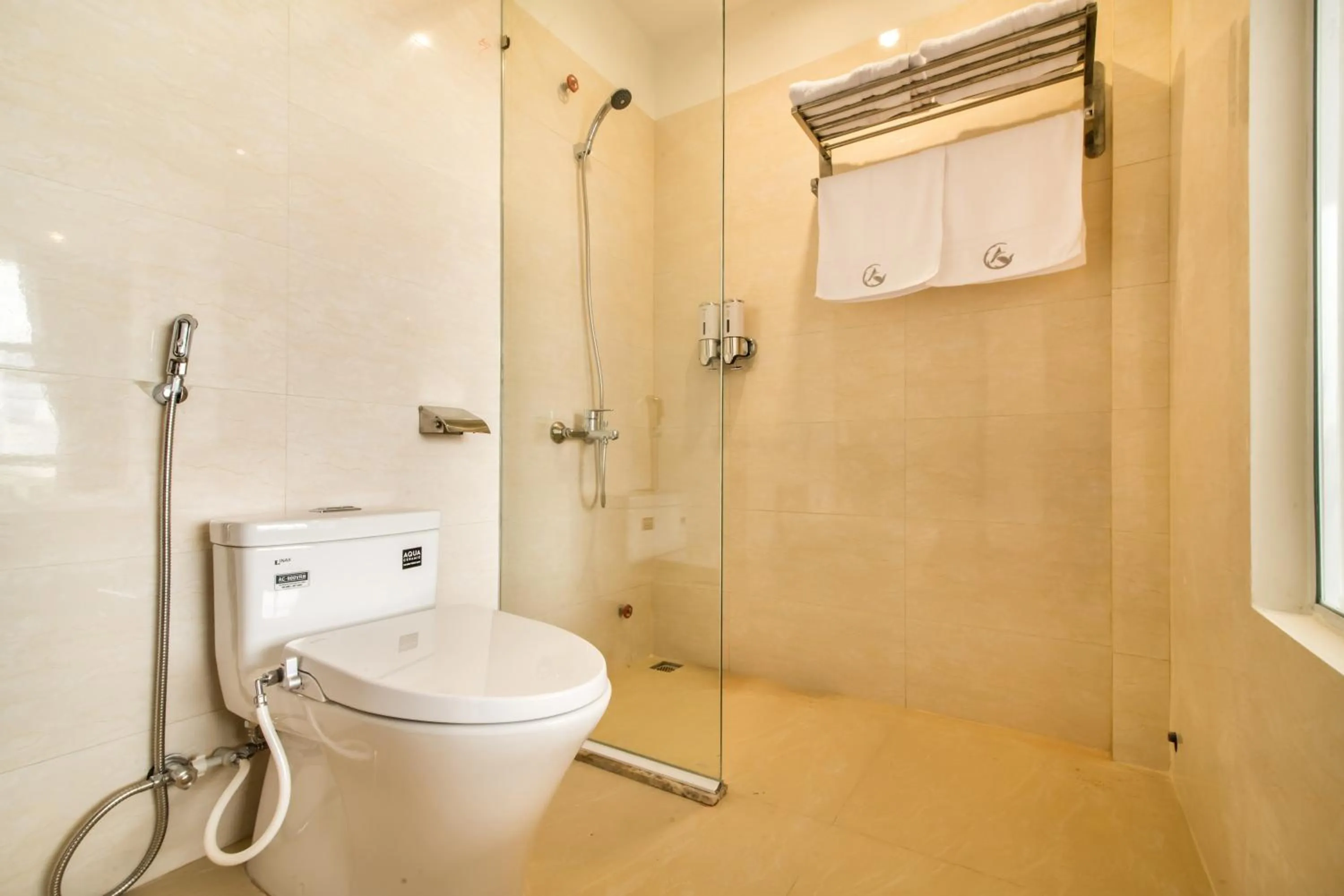 Shower in Amona Hotel