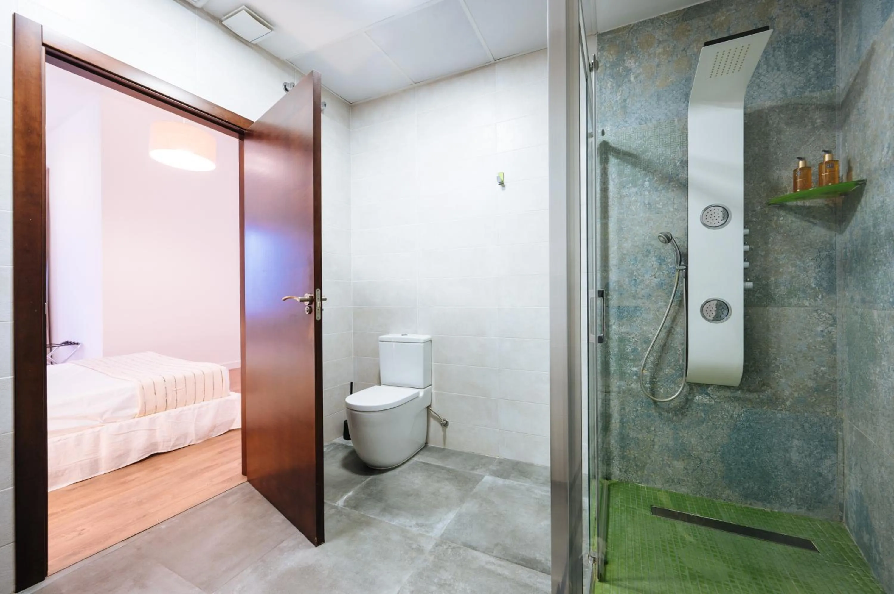Shower in Apartamentos "El Escondite de María"