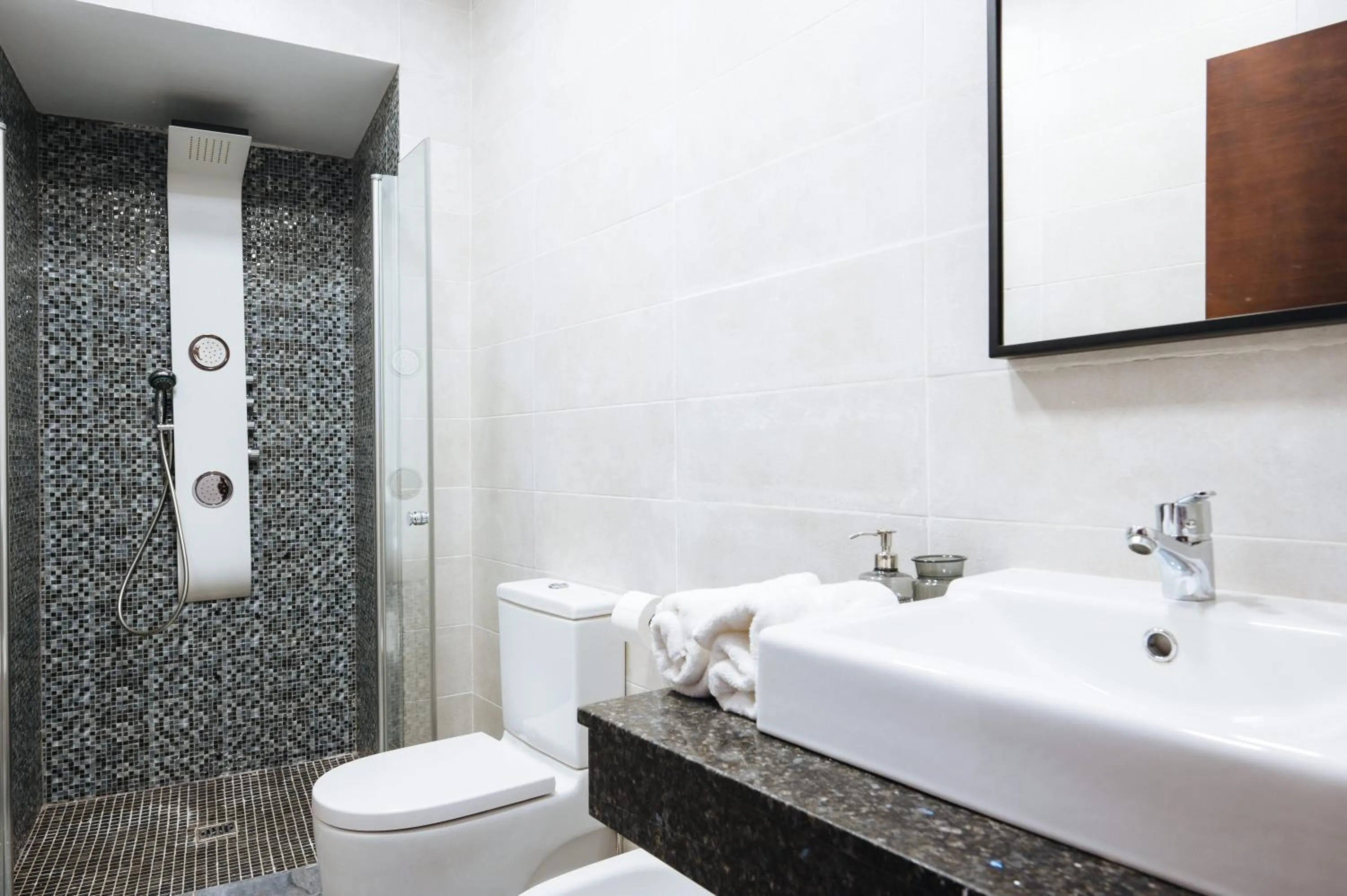 Shower in Apartamentos "El Escondite de María"
