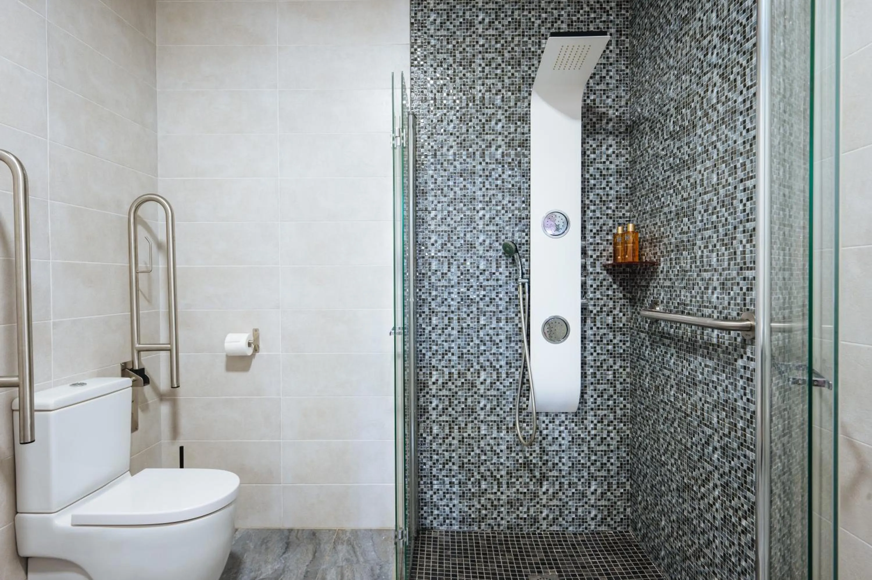 Shower in Apartamentos "El Escondite de María"