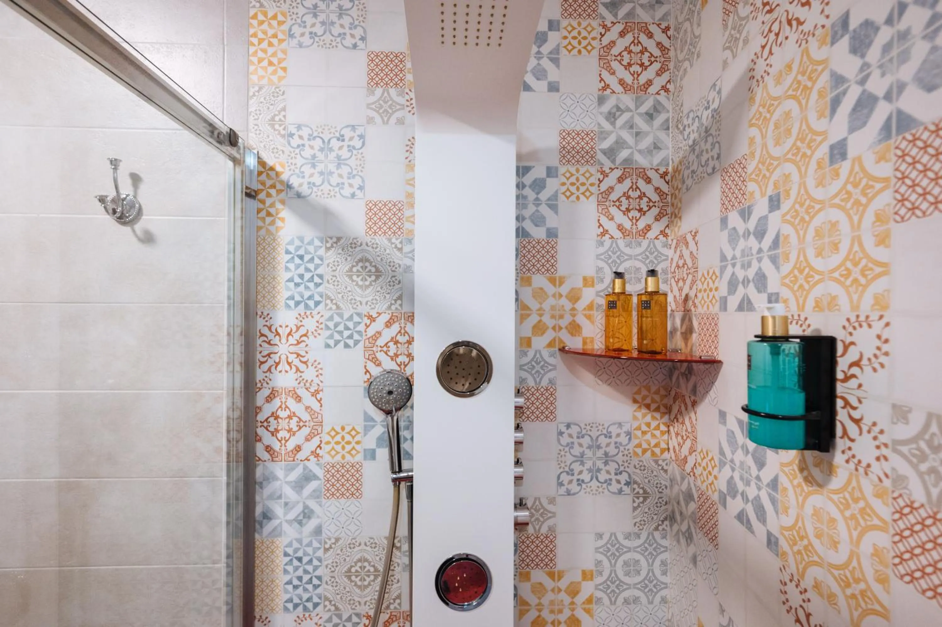 Shower in Apartamentos "El Escondite de María"
