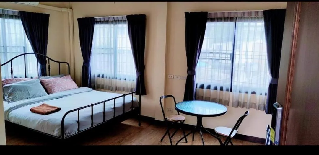 Photo of the whole room, Bed in The Cube Sathorn Boutique Hotel เดอะ คิวบ์ สาทร บูติค โฮเทล Near BTS Surasak