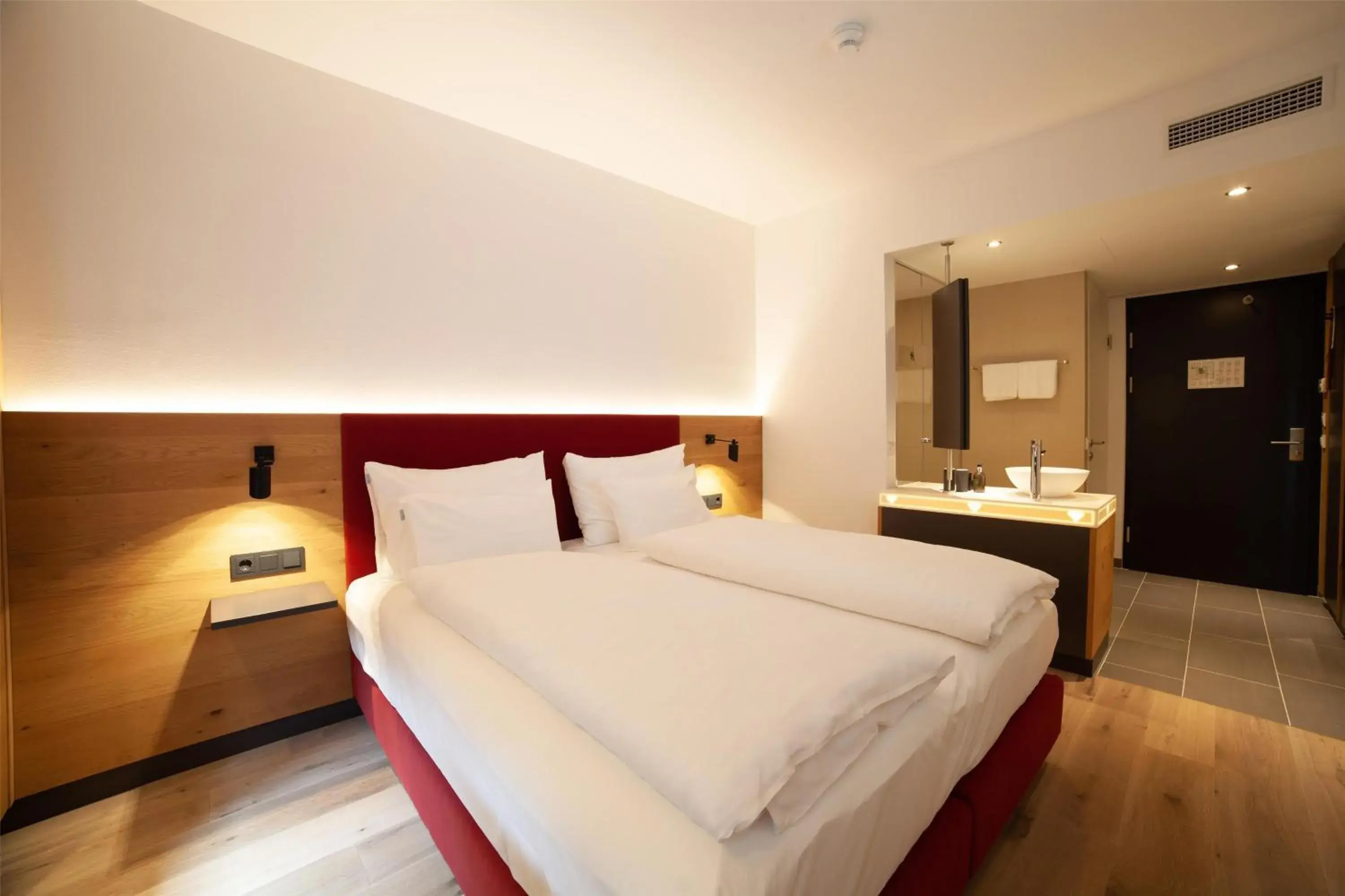 Classic Double Room with One Double Bed and One Single Bed - Non-Smoking in Best Western Hotel Tulln Classic Double Room with One Double Bed and One Single Bed - Non-Smoking in Best Western Hotel Tulln