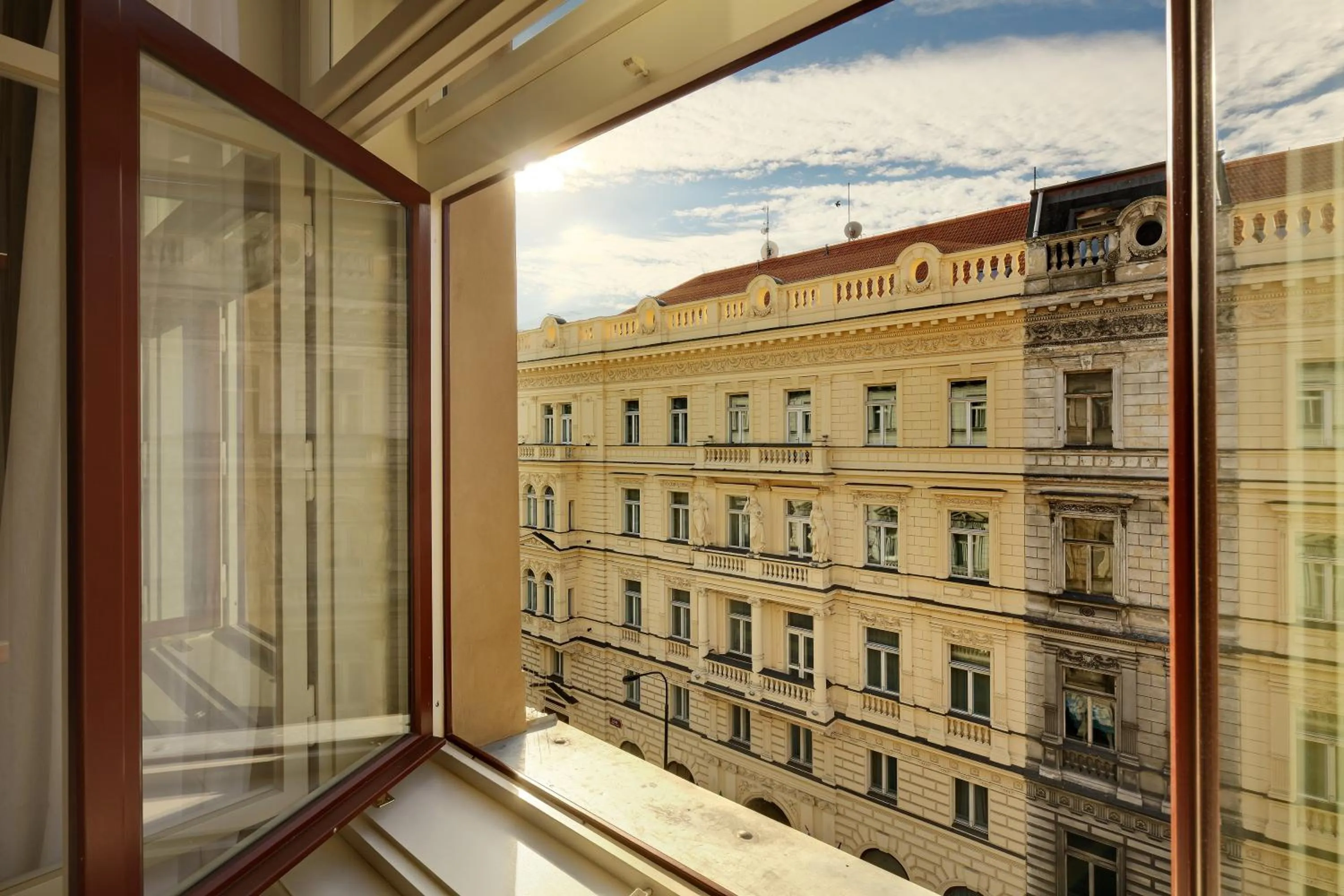 Street view in Salvator Boutique Hotel vegan-friendly