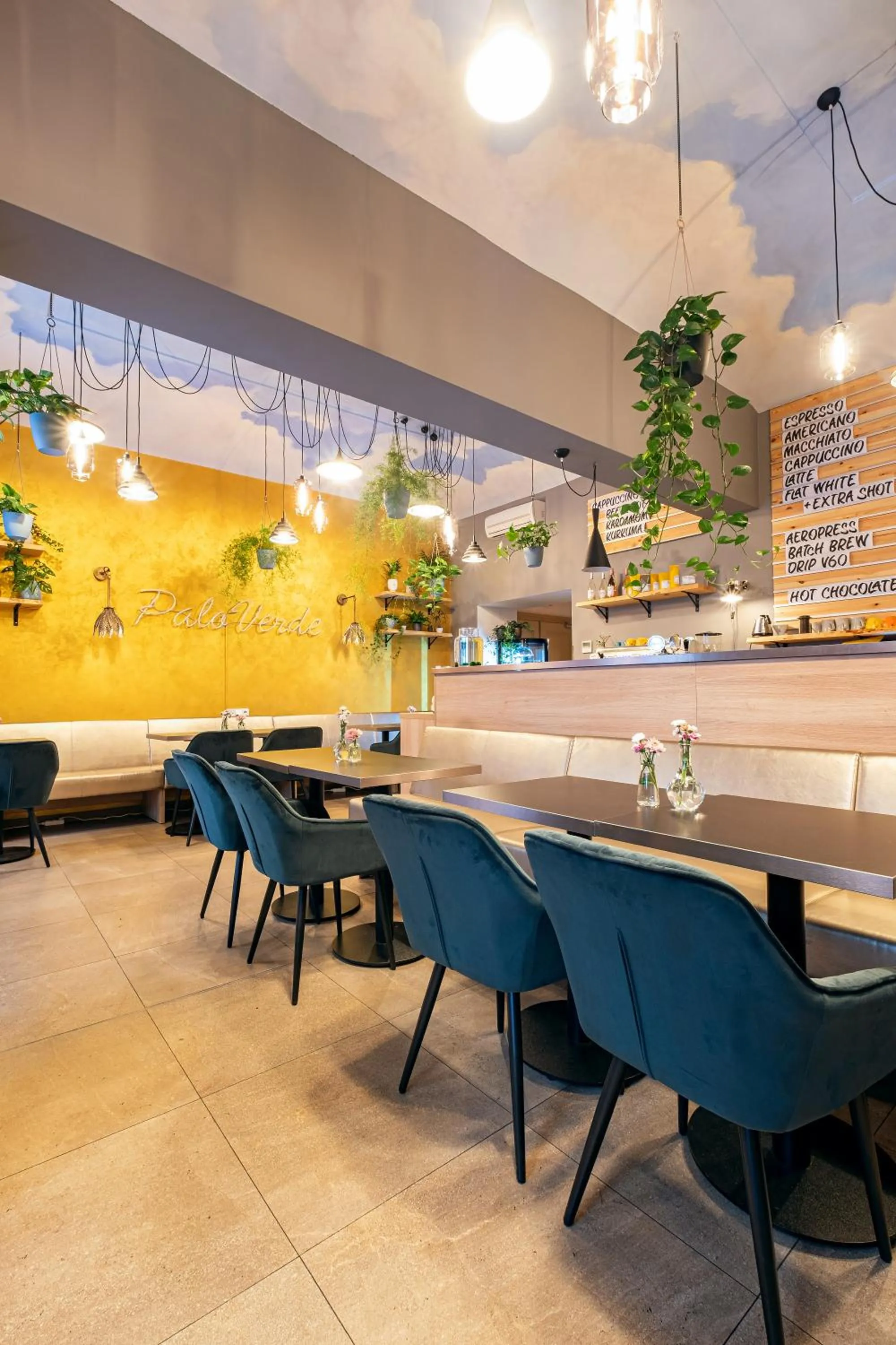 Restaurant/places to eat in Salvator Boutique Hotel vegan-friendly