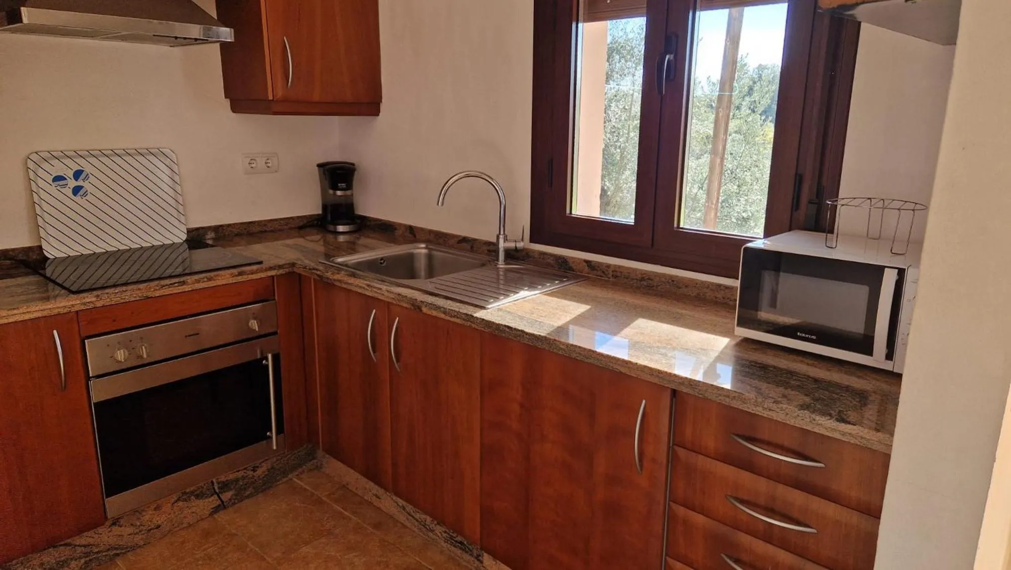 Kitchen or kitchenette in Casa Rural La Era 3 - Adults Only