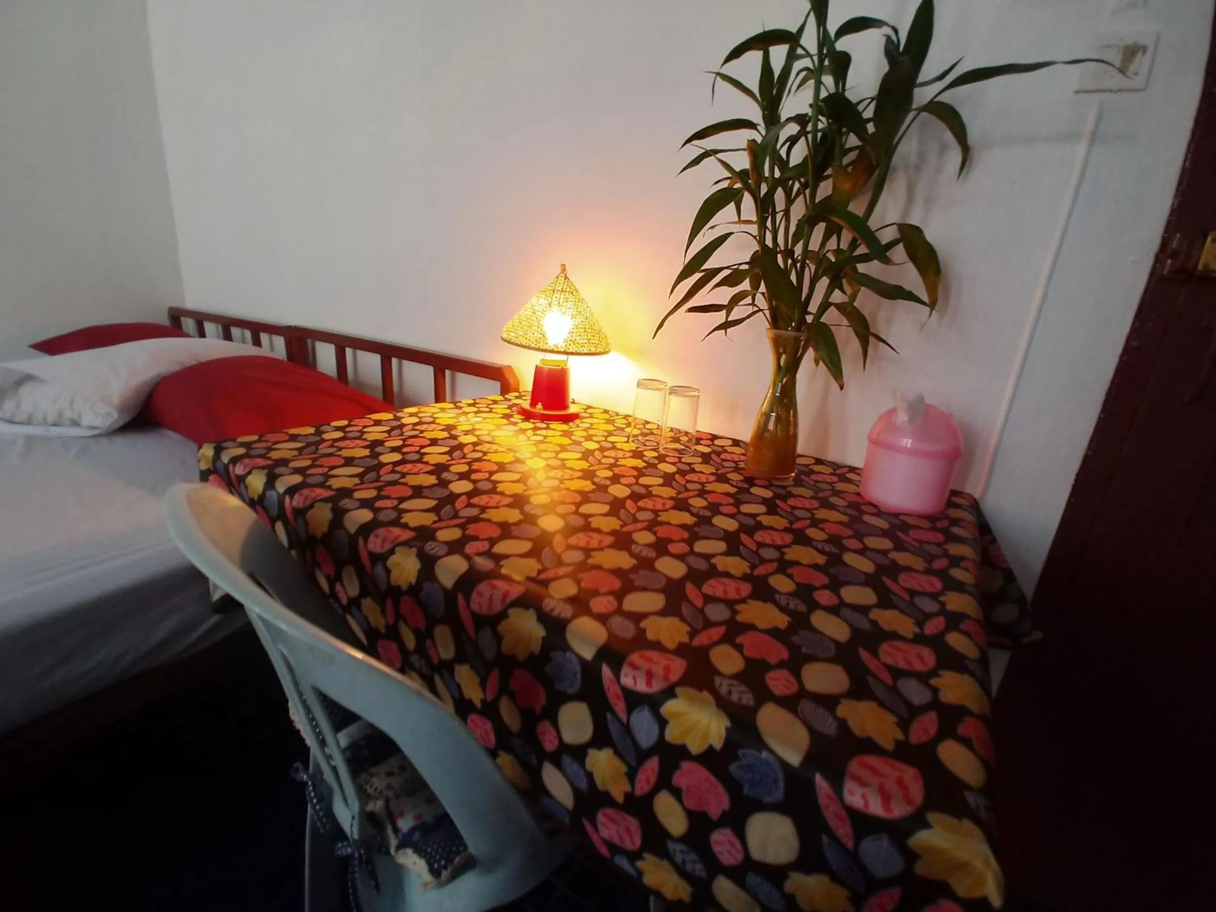 Bed in Prasuri Guest House