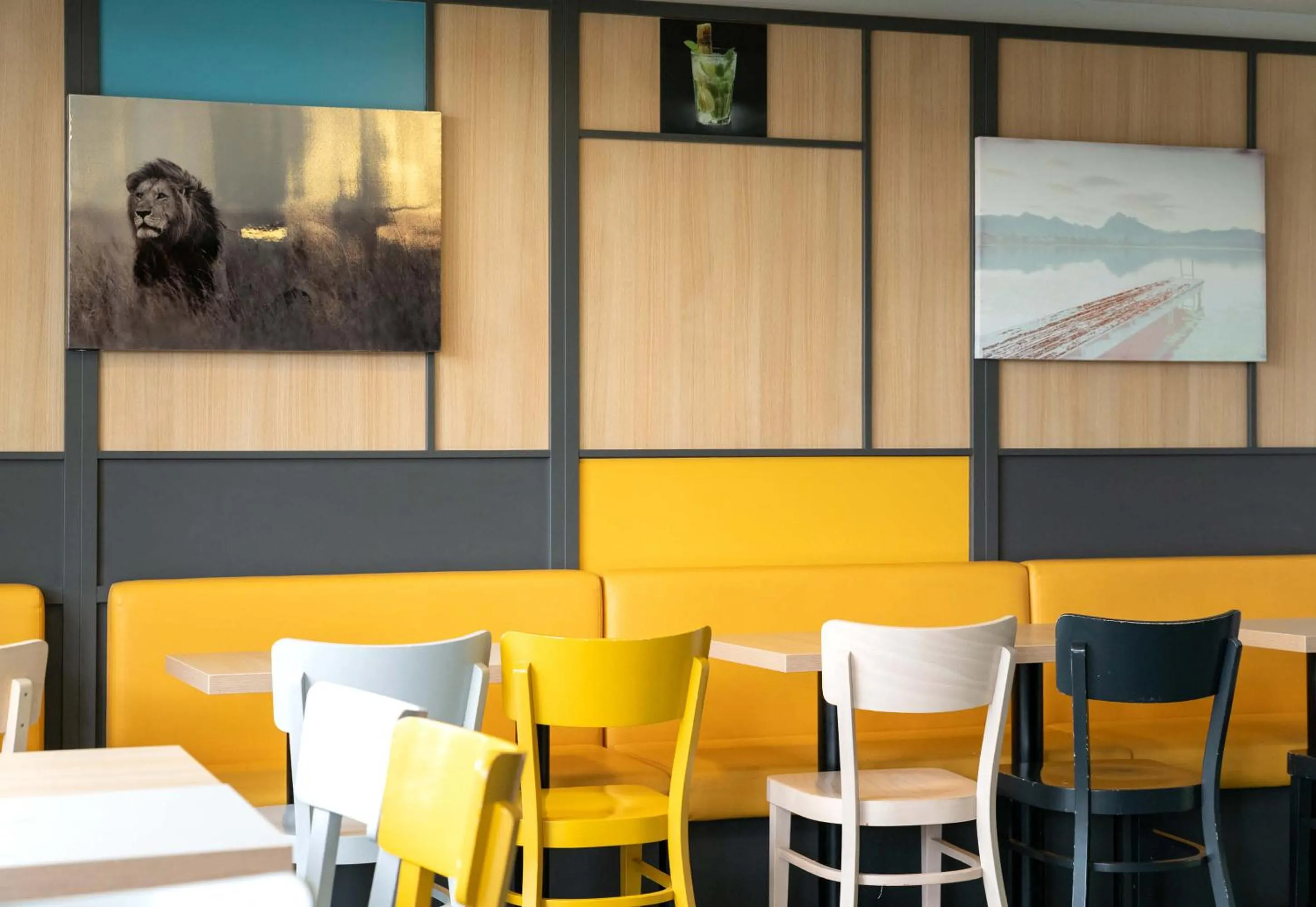 Restaurant/places to eat in B&B HOTEL Le Havre Harfleur 1