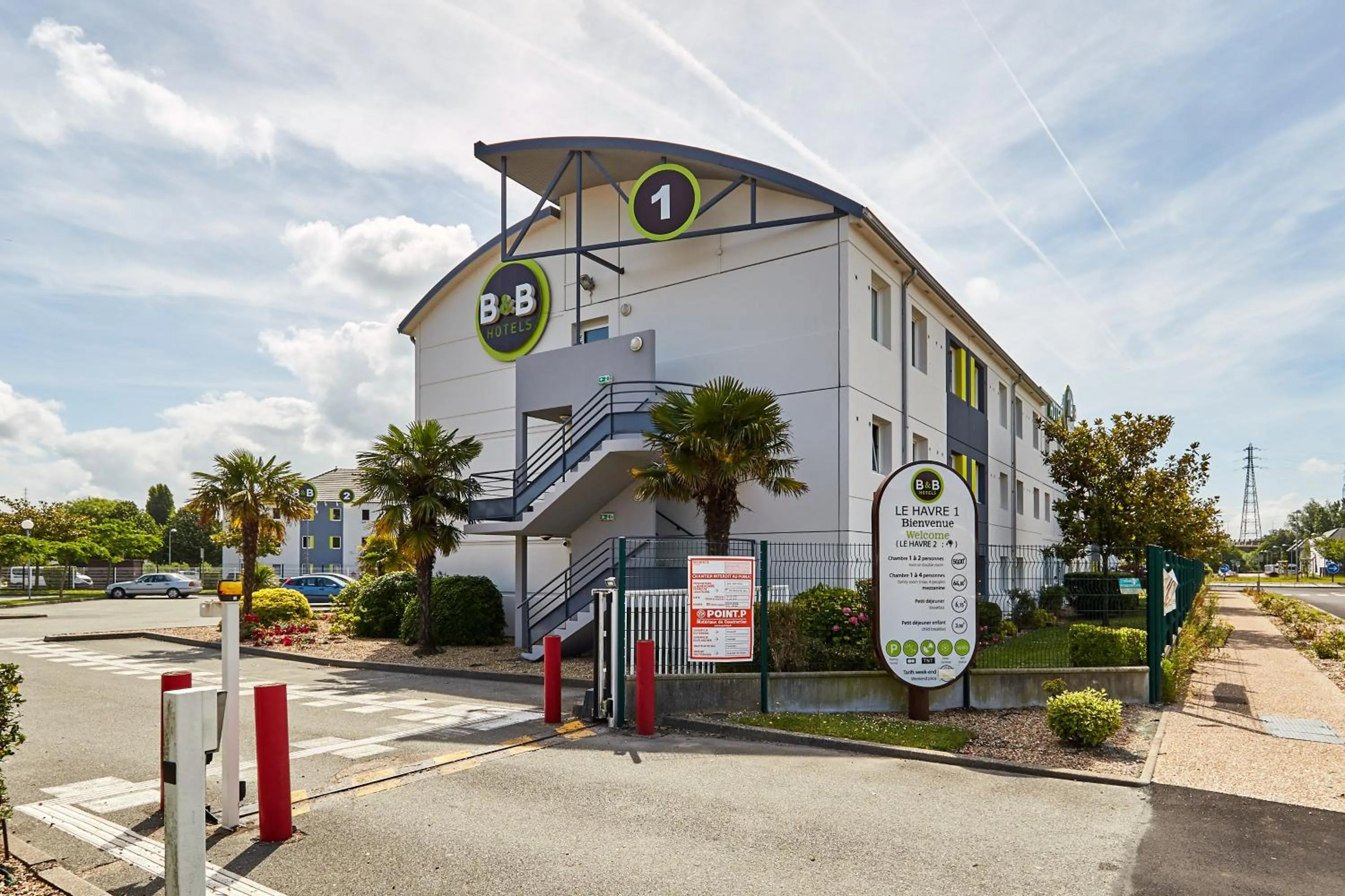 Facade/entrance in B&B HOTEL Le Havre Harfleur 1