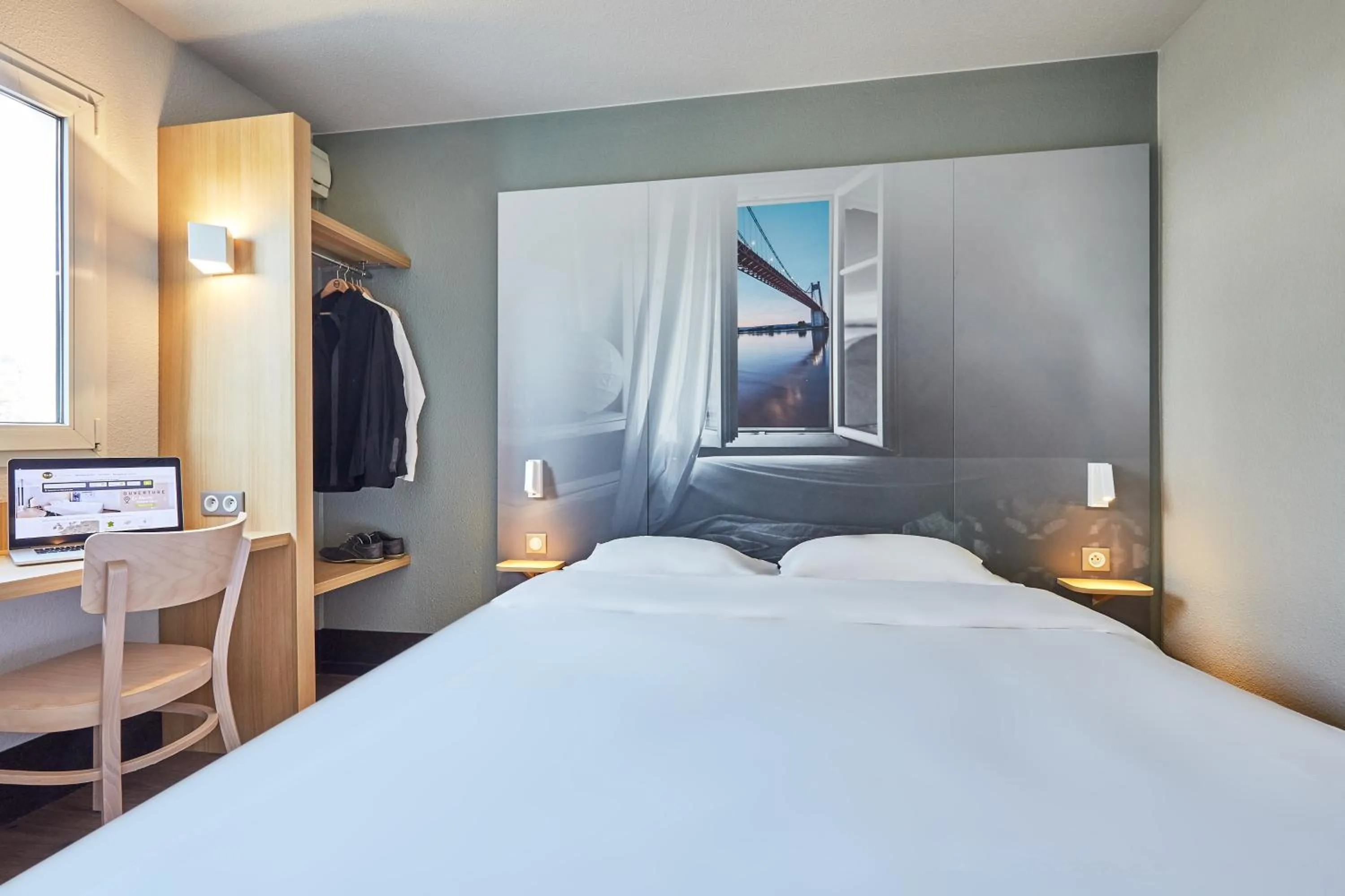 Bedroom, Bed in B&B HOTEL Le Havre Harfleur 1