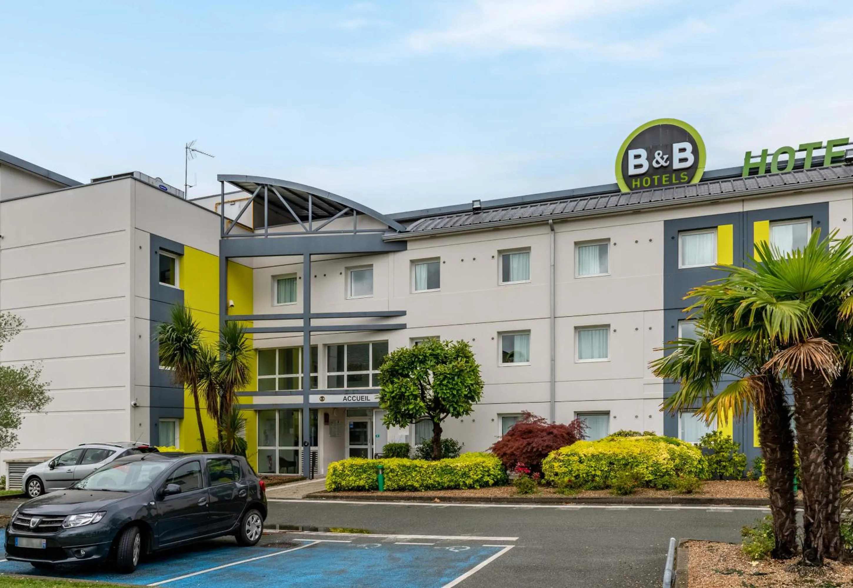 Property building in B&B HOTEL Le Havre Harfleur 1