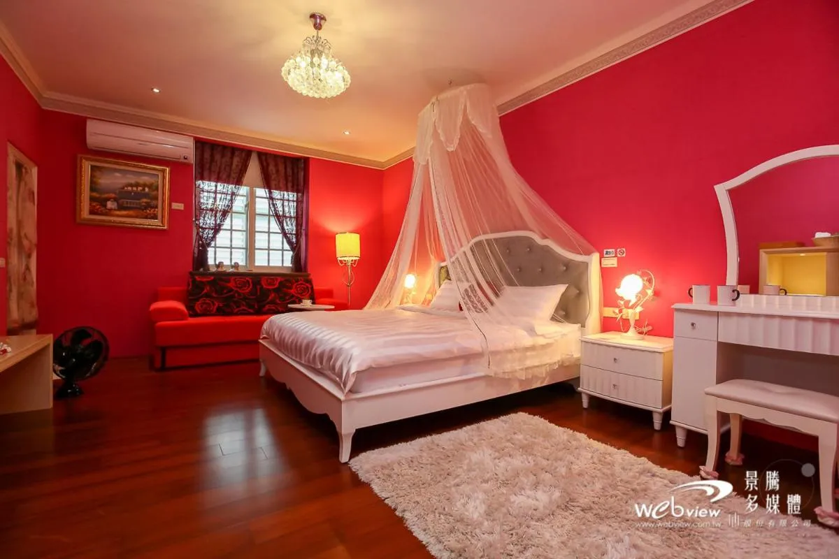 Property building, Bed in Star Shine B&B