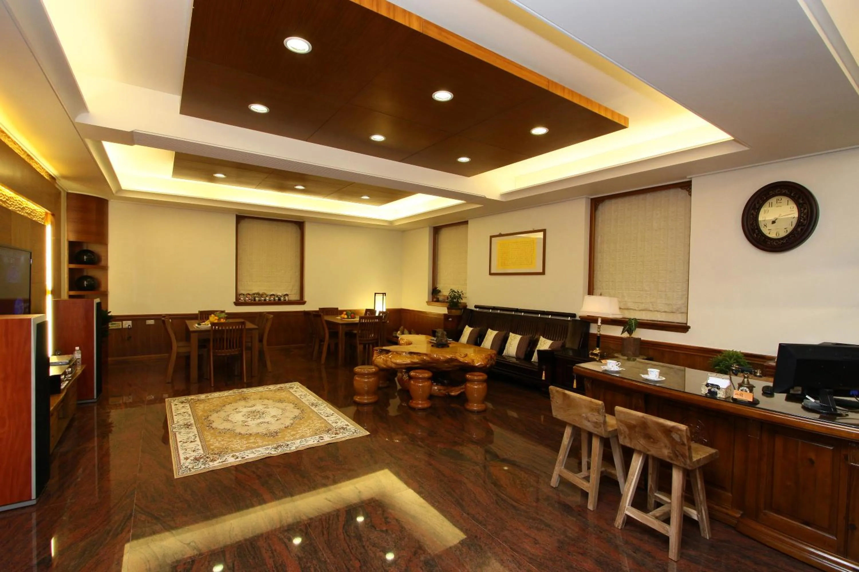 Communal lounge/ TV room in Star Shine B&B