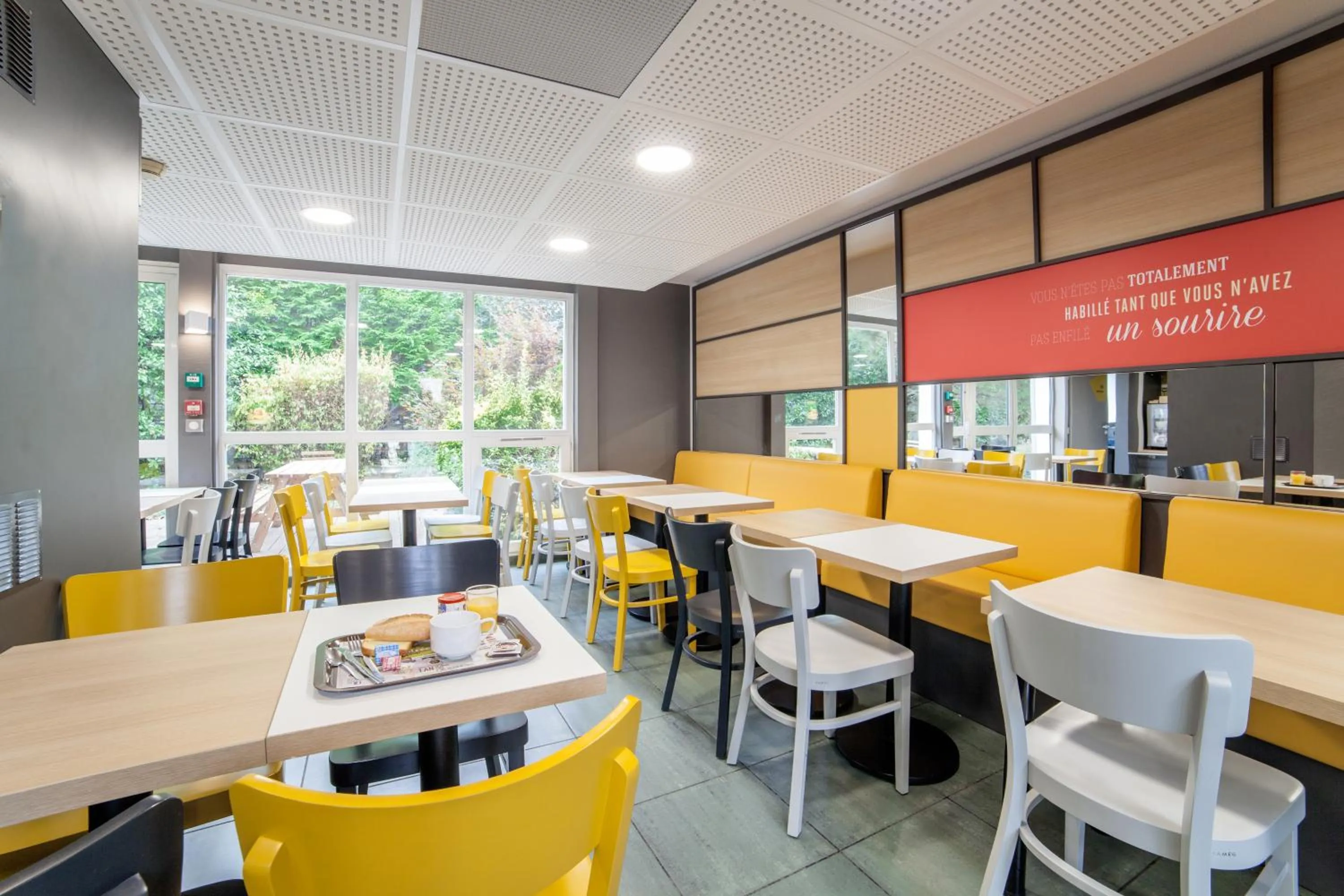 Buffet breakfast in B&B HOTEL Evry Lisses 2