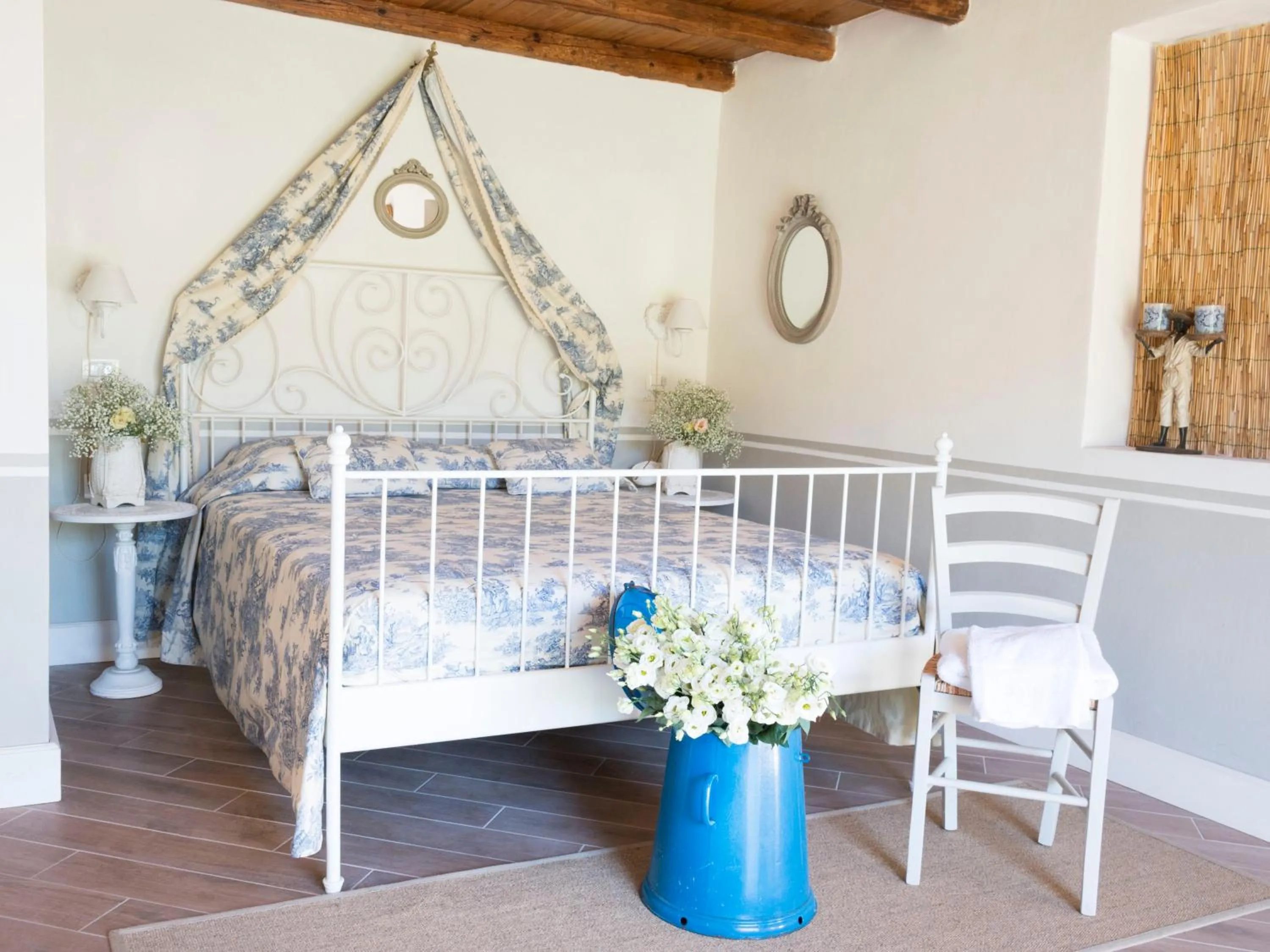 Bed in Casa Il Borghetto - Luxury Suites & Pool