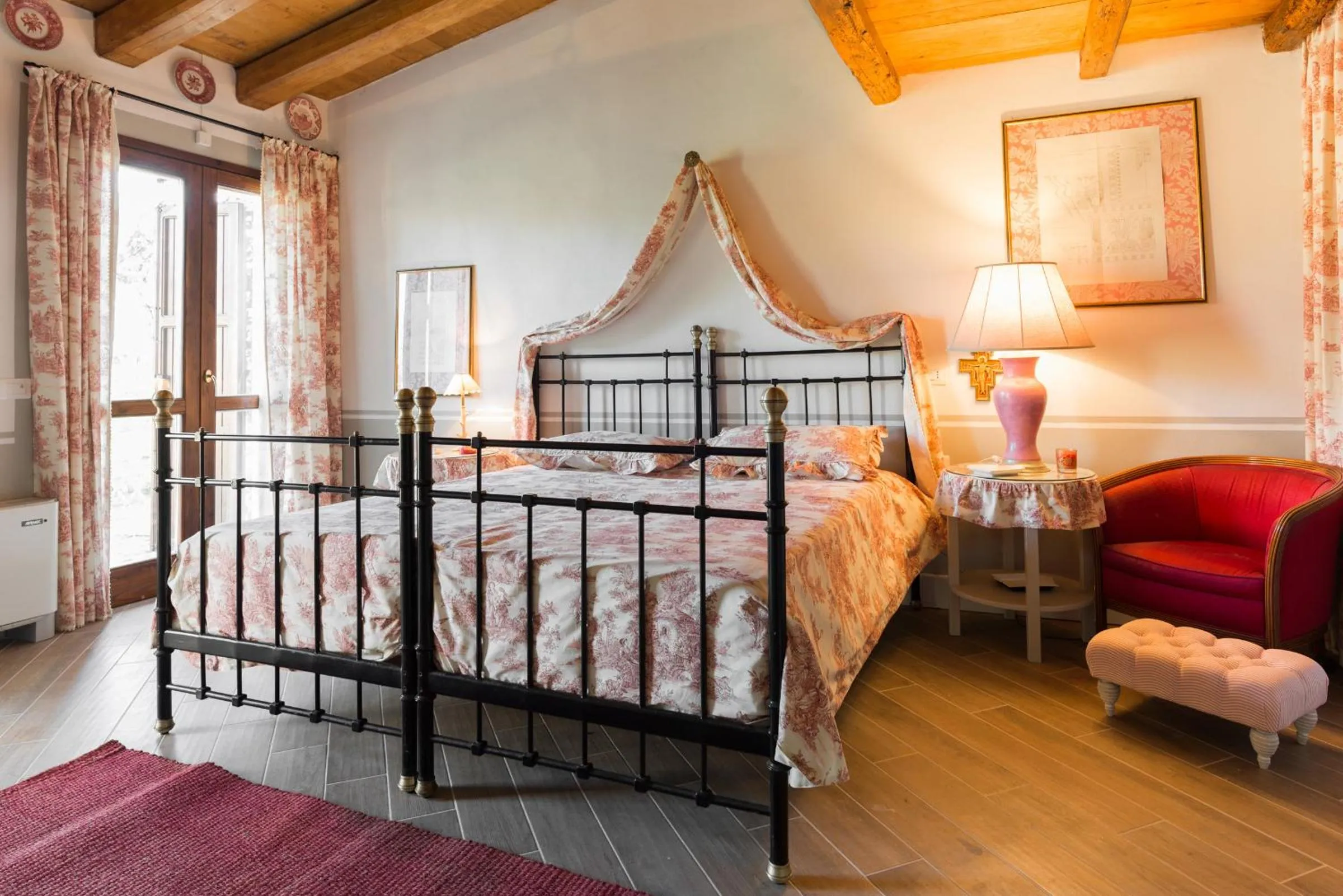 Bed in Casa Il Borghetto - Luxury Suites & Pool