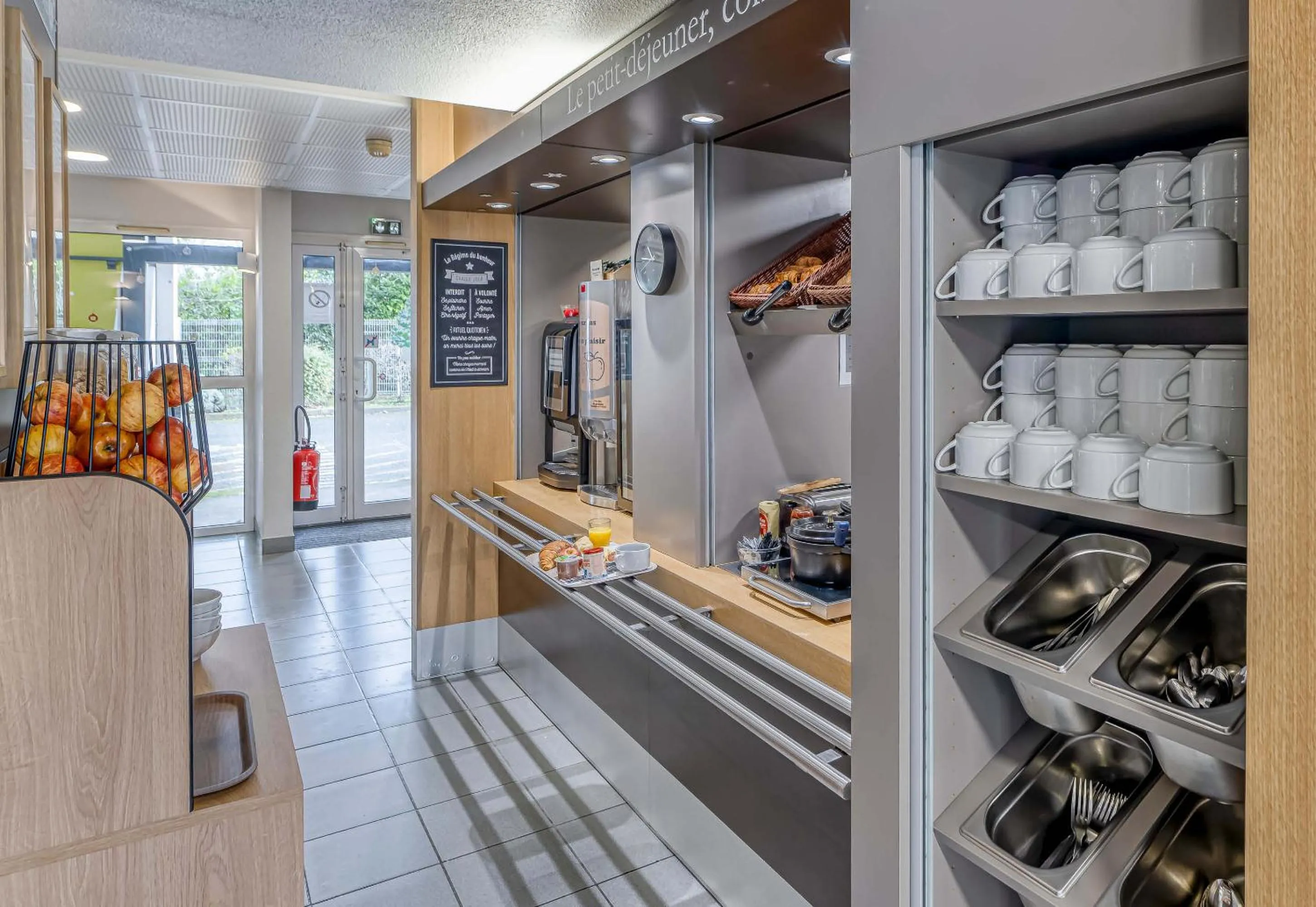 Breakfast in B&B HOTEL Périgueux Boulazac