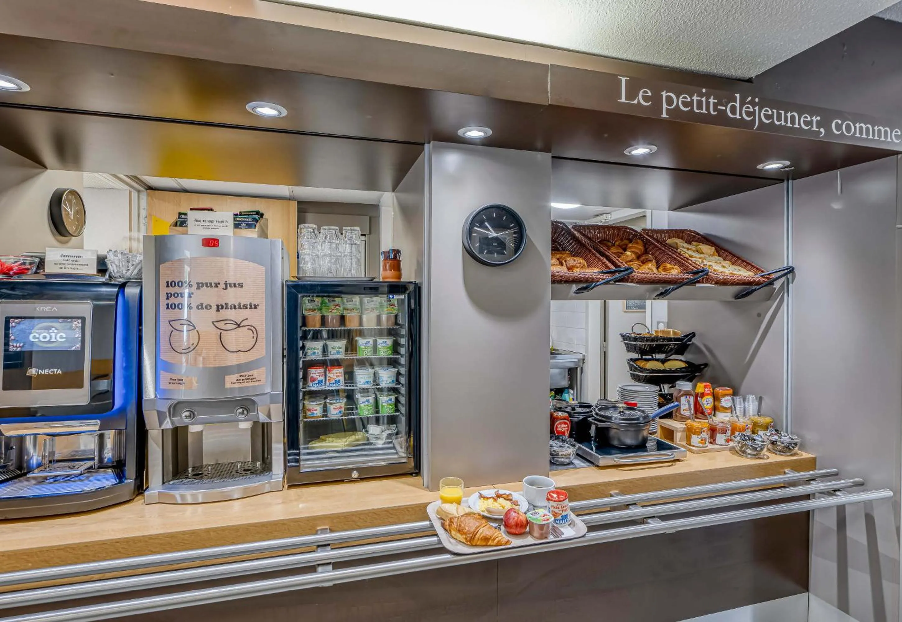 Breakfast in B&B HOTEL Périgueux Boulazac